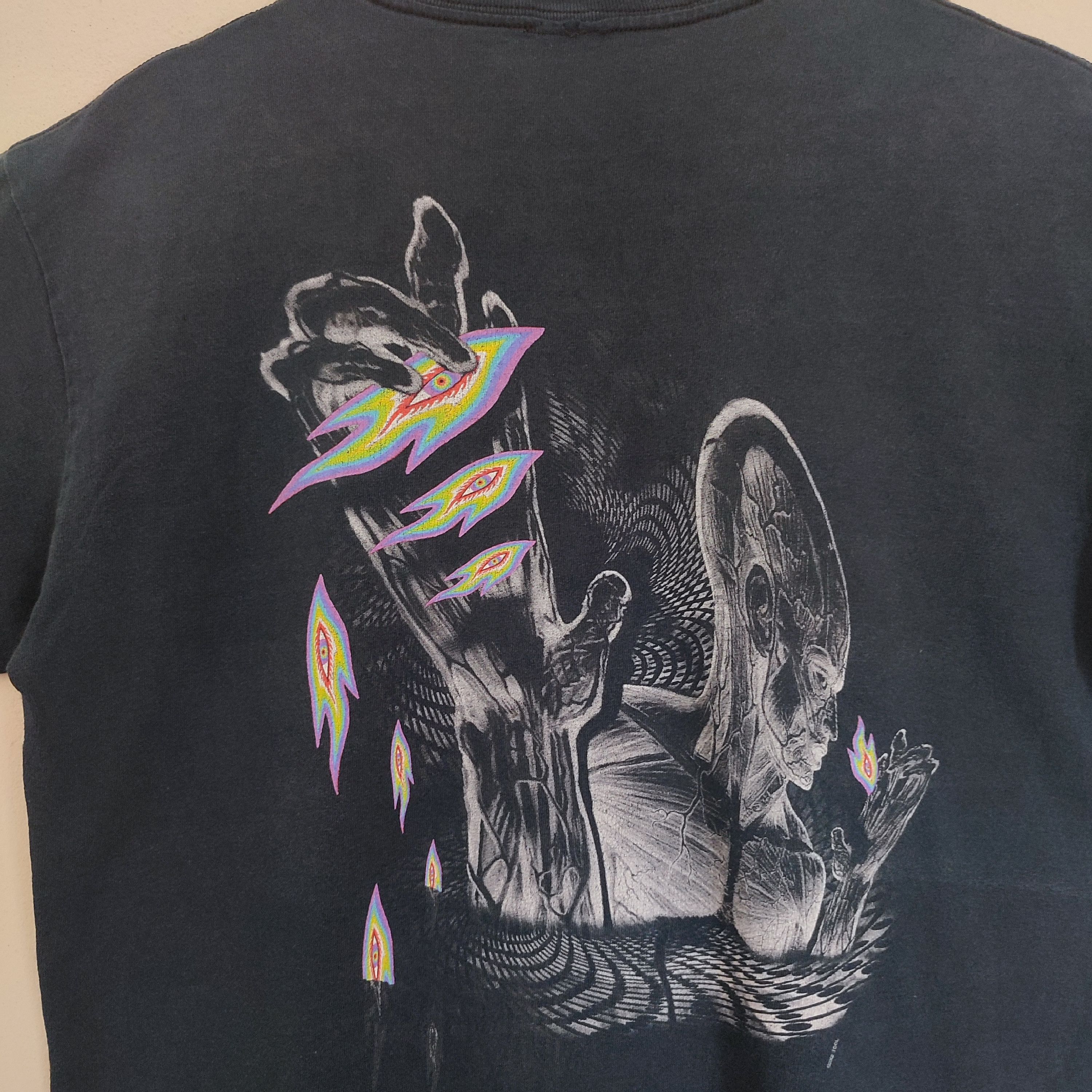 Band Tees × Vintage Vintage TOOL American Rock Band Tshirt Size US M / EU 48-50 / 2 - 2 Thumbnail