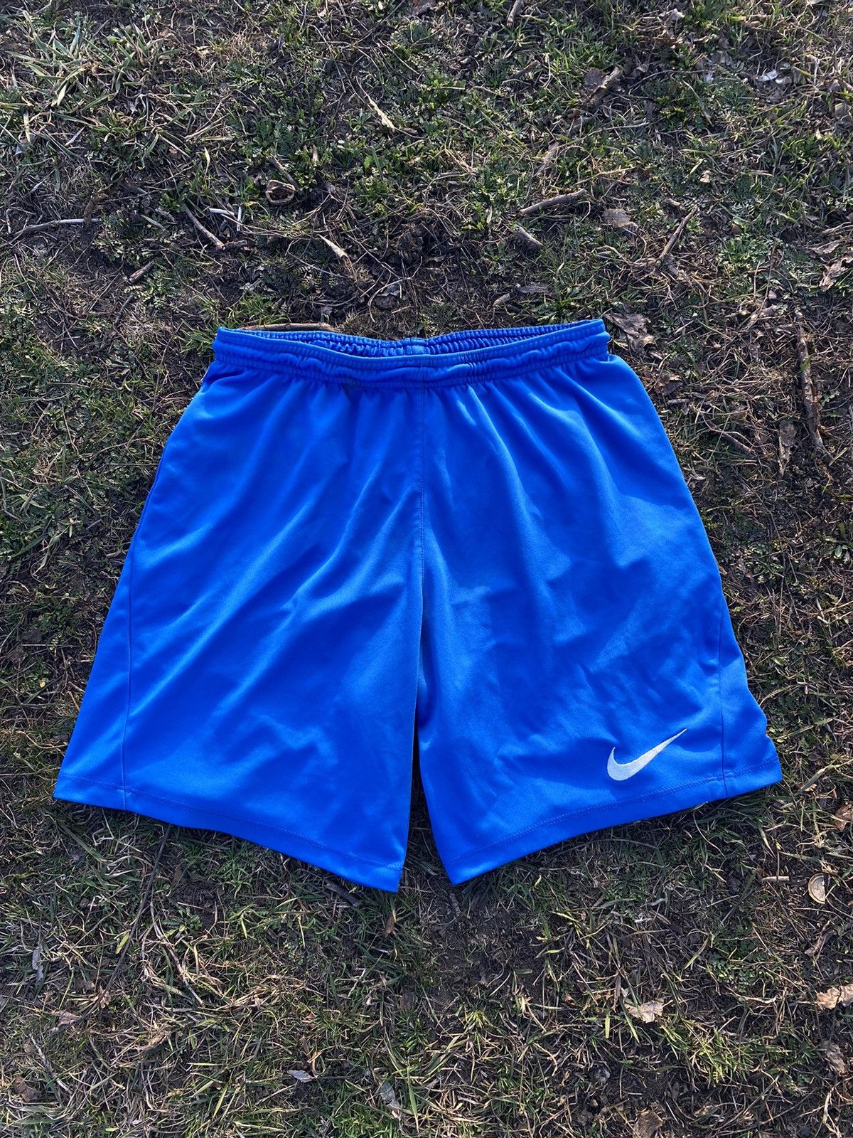 Nike Vintage Nike shorts streetwear swoosh casual y2k size M Size US 32 / EU 48 - 1 Thumbnail