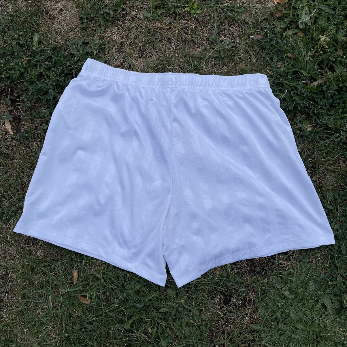 Vintage Vintage 90s Nike Swoosh Shorts Streetwear Skate White 35 Size US 35 - 5 Thumbnail