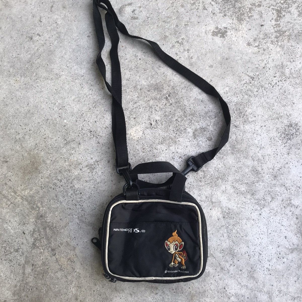 Nintendo × Pokemon Vintage Nintendo Pokemon Nylon Sling Bag Size ONE SIZE - 1 Thumbnail
