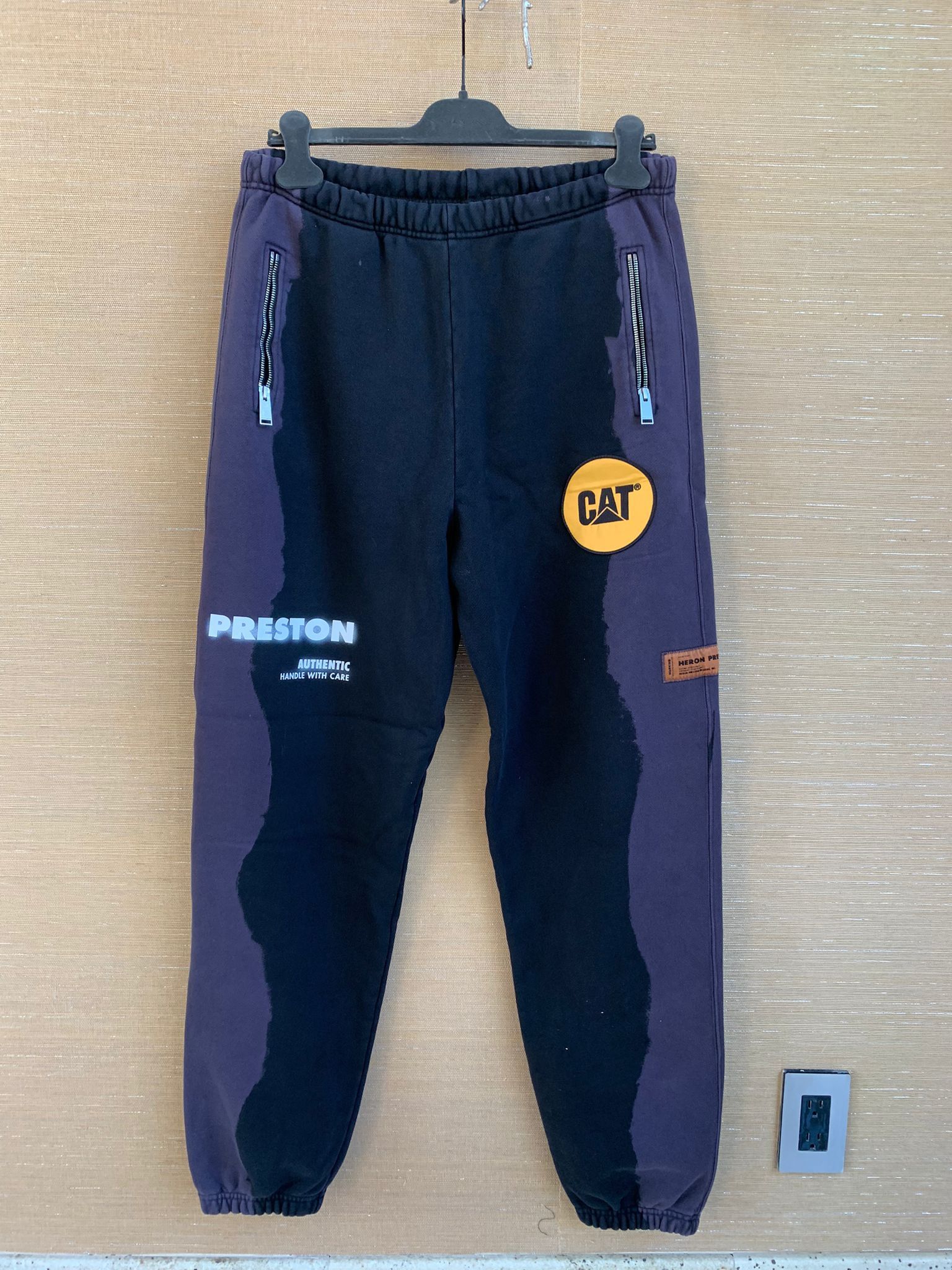 Heron Preston Cat Sweatpants Inserts Logo in Black / Grey Size US 34 / EU 50 - 2 Thumbnail