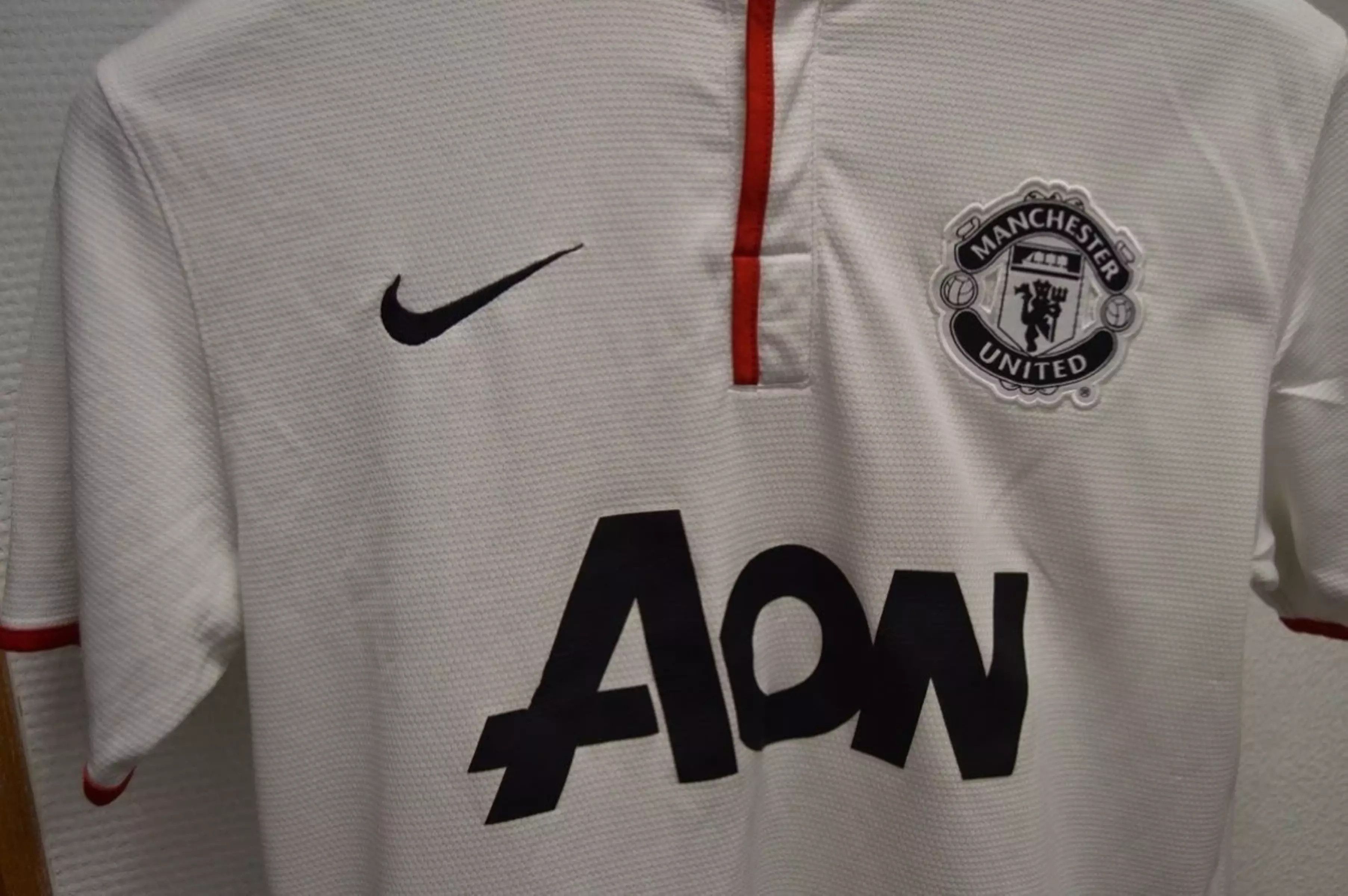Nike Nike Manchester United Soccer Jersey M Size White Chevrolet Size US M / EU 48-50 / 2 - 6 Thumbnail