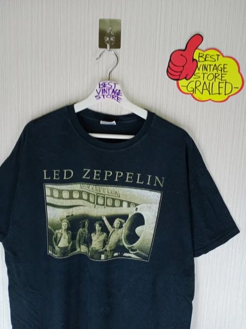 Led Zeppelin Vintage Led Zeppelin Rock Band Tshirt Size US XL / EU 56 / 4 - 1 Thumbnail