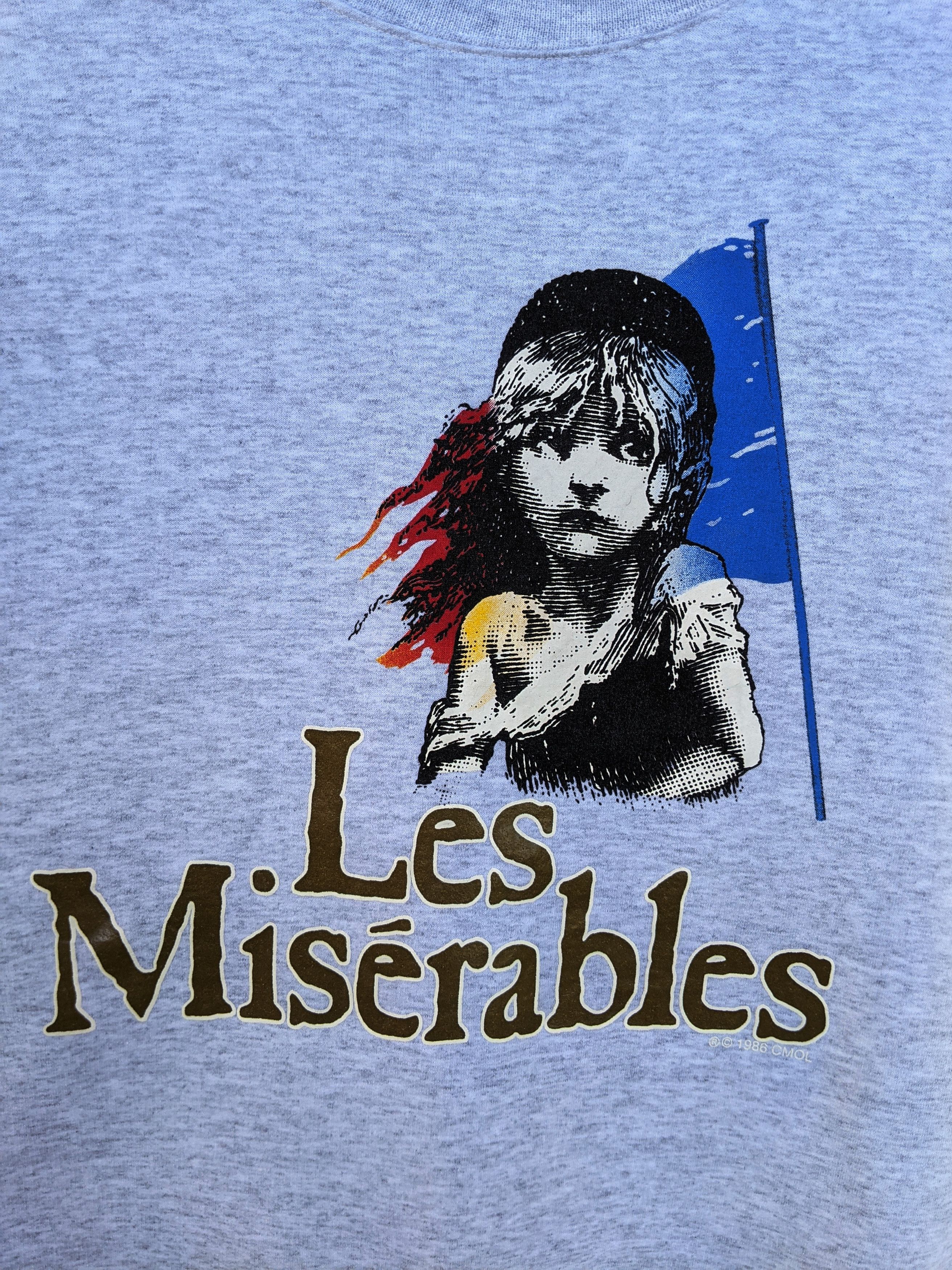 Fruit Of The Loom RARE💥1986 Les Miserables Sweatshirt/Size L Size US L / EU 52-54 / 3 - 3 Thumbnail
