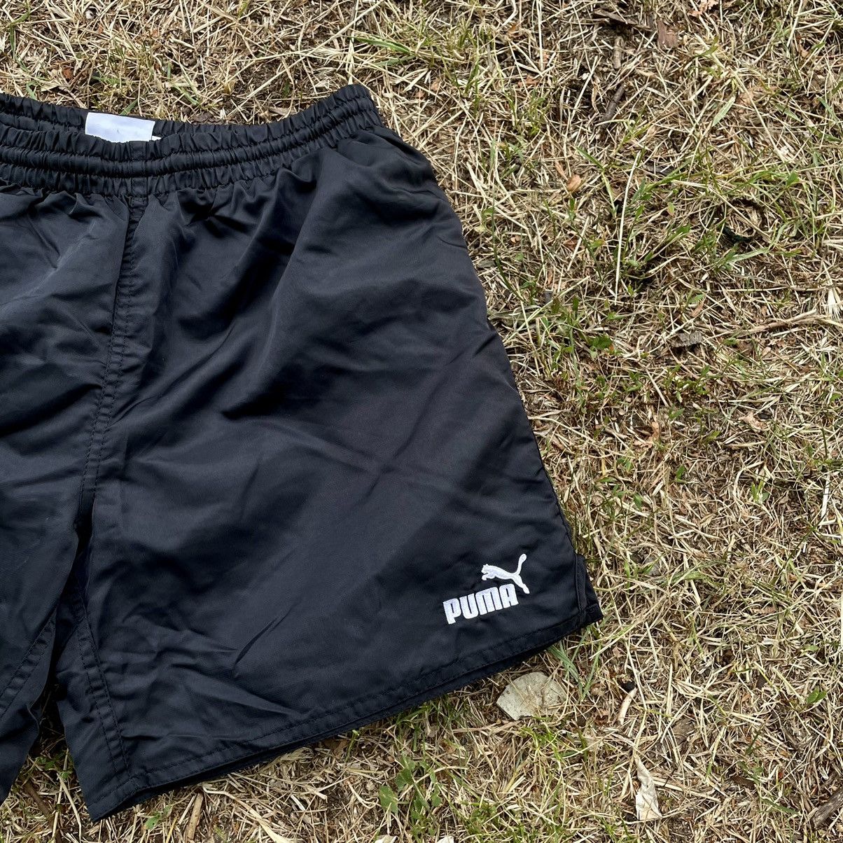 Vintage Vintage 90s Puma Shorts Baggy Streetwear Y2K Black Faded 30 Size US 30 / EU 46 - 2 Thumbnail