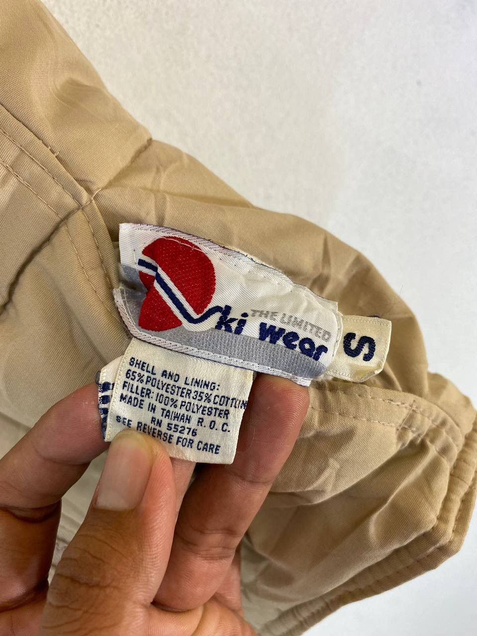 Vintage Vintage The Limited Skiwear Retro Puffer Reversible Vest Size US S / EU 44-46 / 1 - 6 Thumbnail