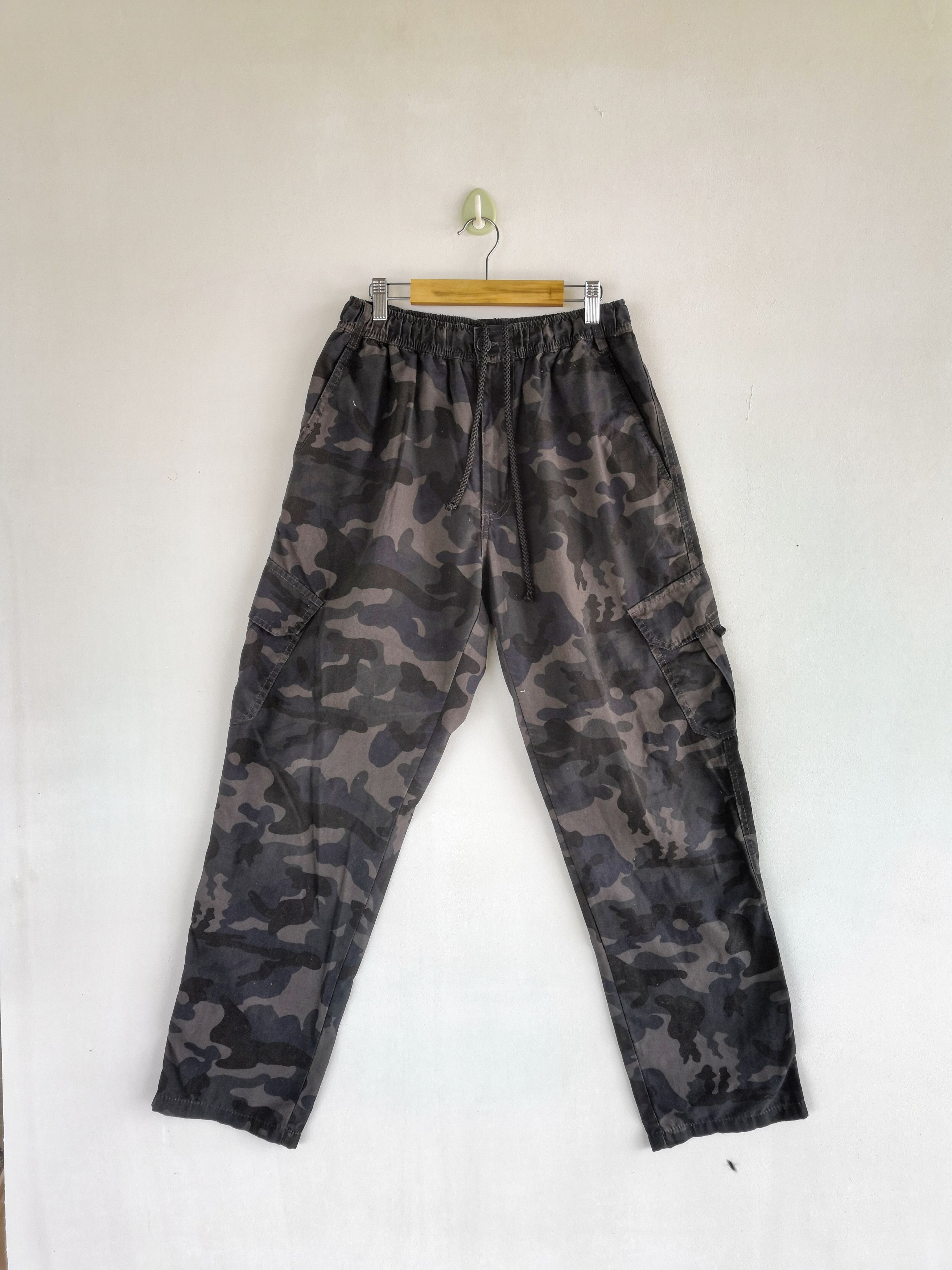 Japanese Brand × Vintage Japanese Cargo Pants Multi Pocket Bondage Camouflage Size US 30 / EU 46 - 1 Thumbnail