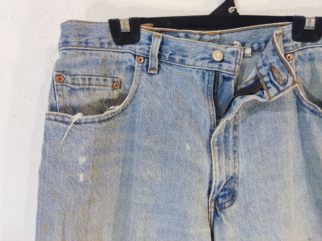 Levi's vintage levis 560 loose fit tapered leg lightwash distressed Size US 36 / EU 52 - 7 Thumbnail
