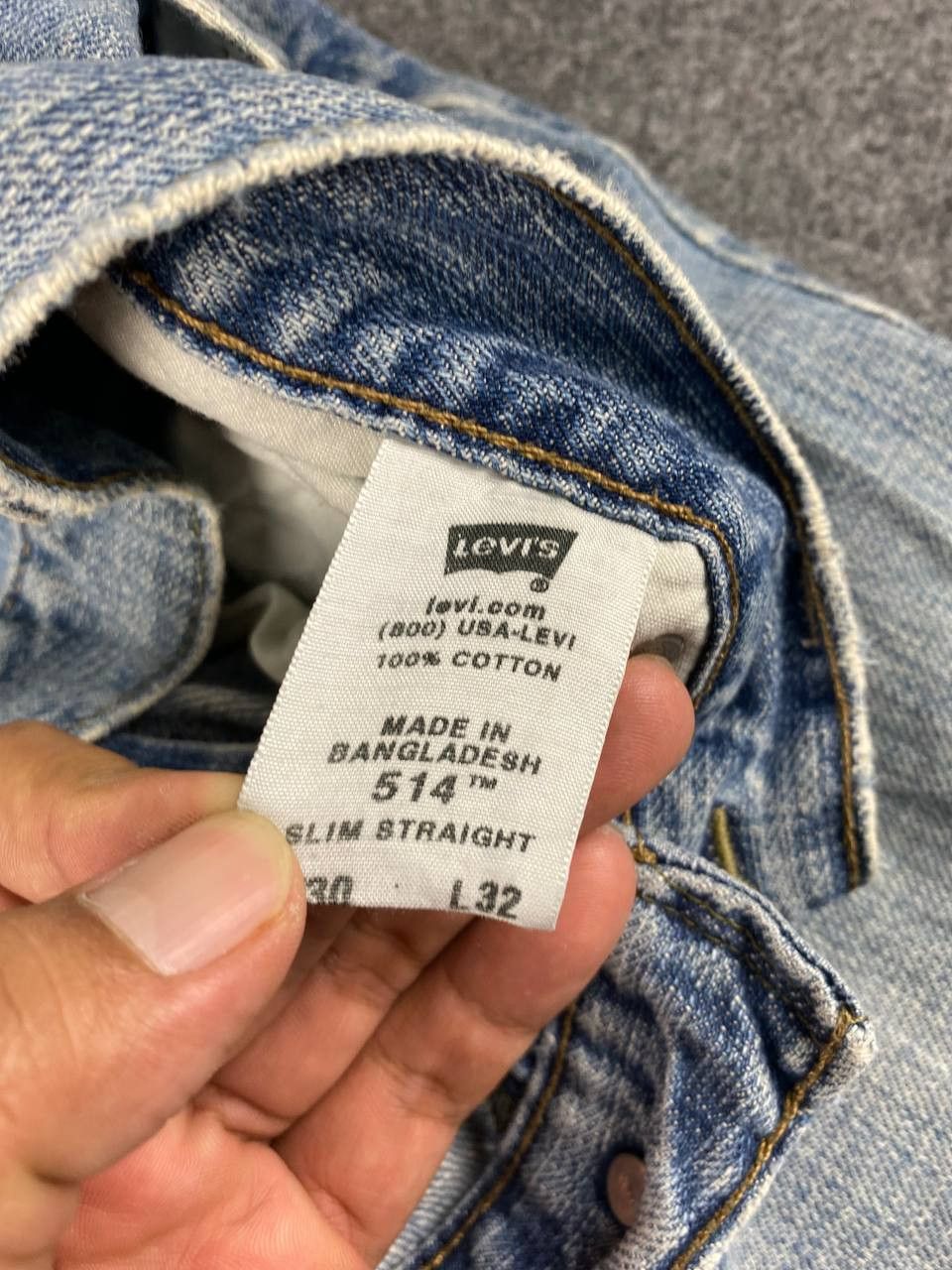 Levi's vintage levis 514 slim straight lightwash denim Size US 33 - 14 Thumbnail