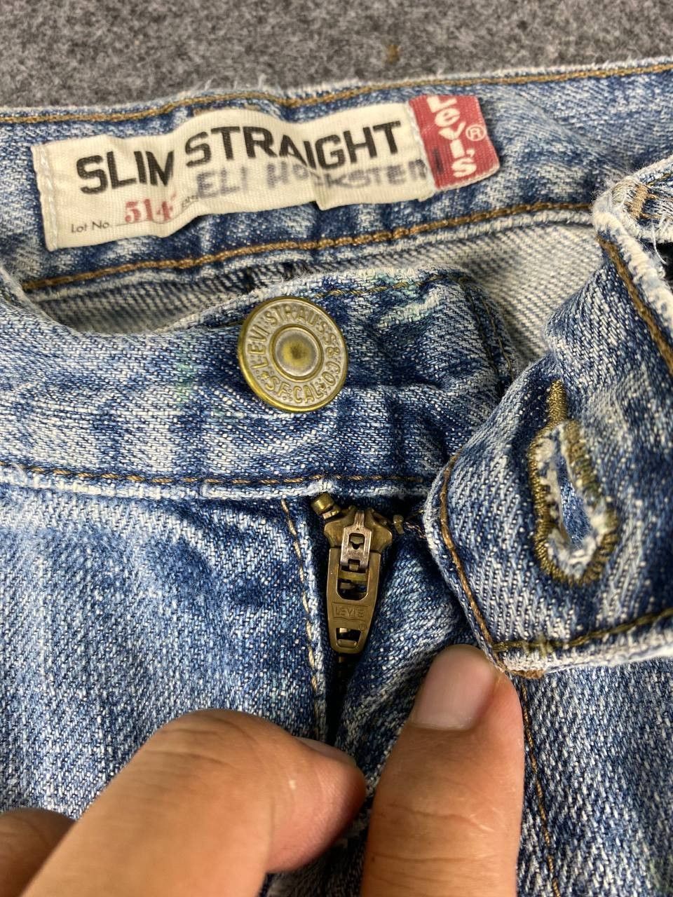 Levi's vintage levis 514 slim straight lightwash denim Size US 33 - 12 Thumbnail