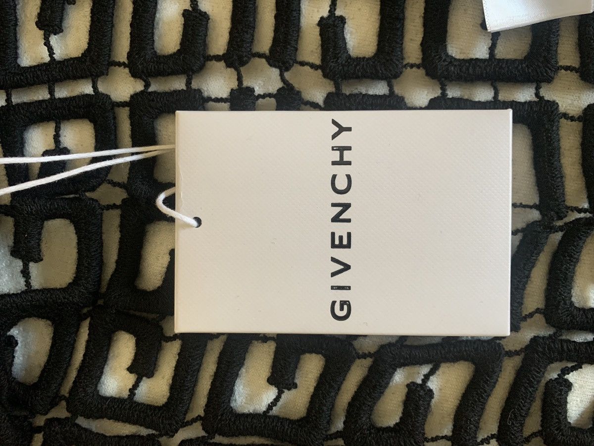Givenchy $2500 Givenchy lLogo Wool Knit Cardigan Size US S / EU 44-46 / 1 - 6 Thumbnail