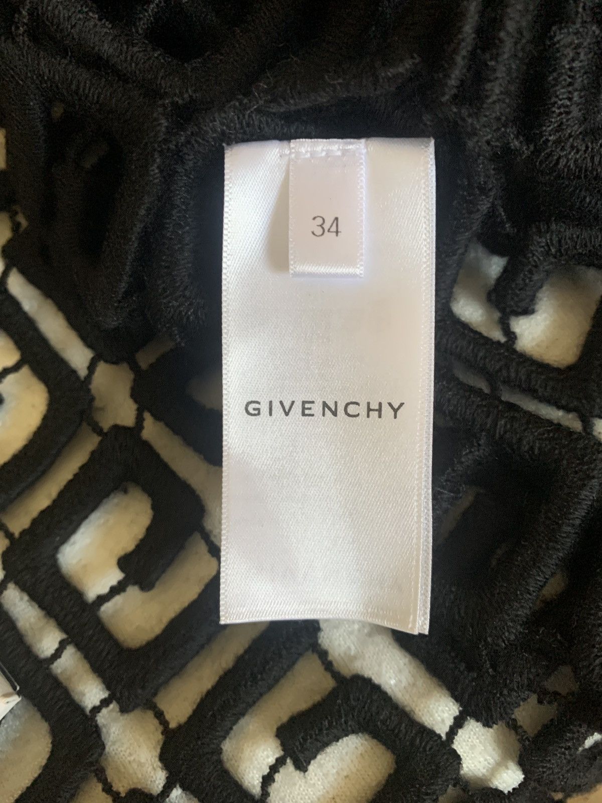 Givenchy $2500 Givenchy lLogo Wool Knit Cardigan Size US S / EU 44-46 / 1 - 7 Thumbnail