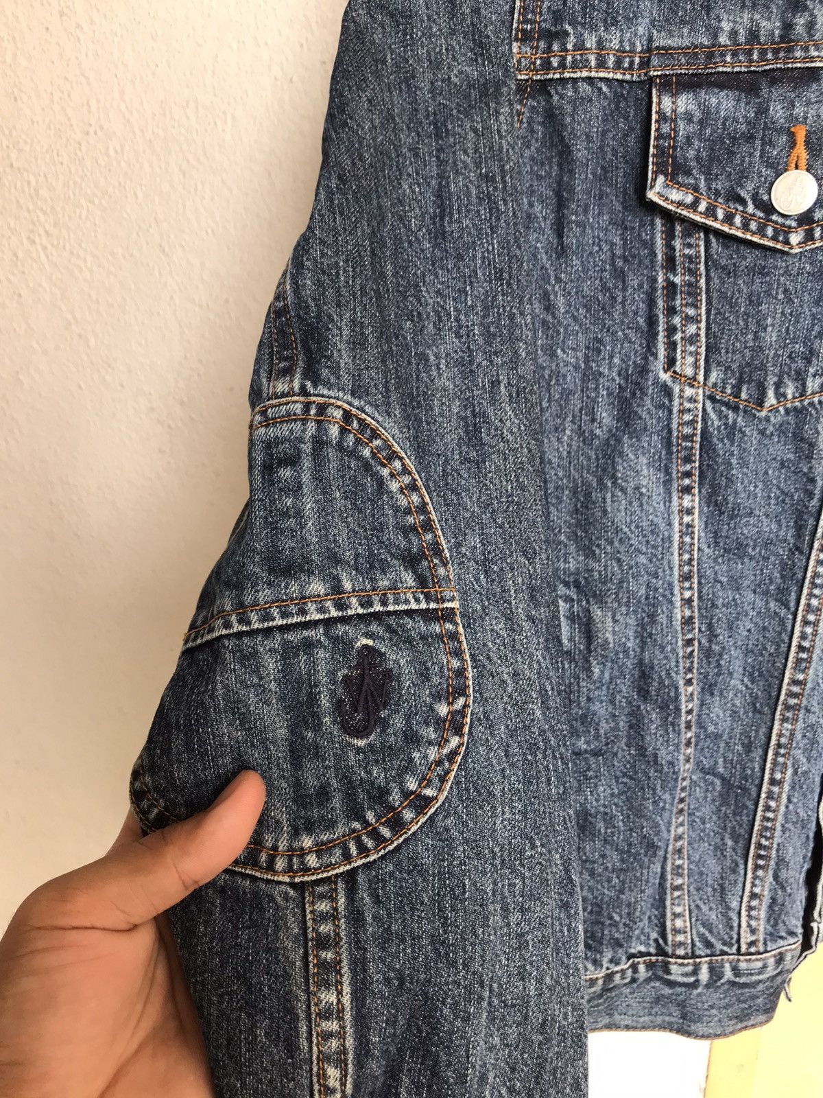 Japanese Brand Vintage J.W.Anderson x Uniqlo Denim Trucker Jacket Size US L / EU 52-54 / 3 - 11 Thumbnail