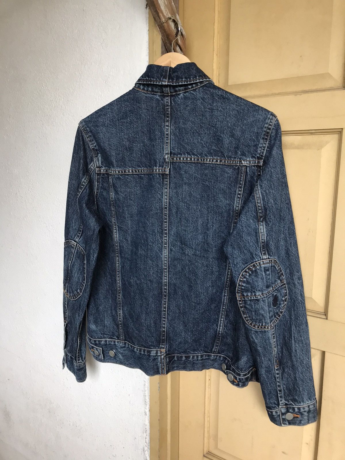 Japanese Brand Vintage J.W.Anderson x Uniqlo Denim Trucker Jacket Size US L / EU 52-54 / 3 - 15 Thumbnail
