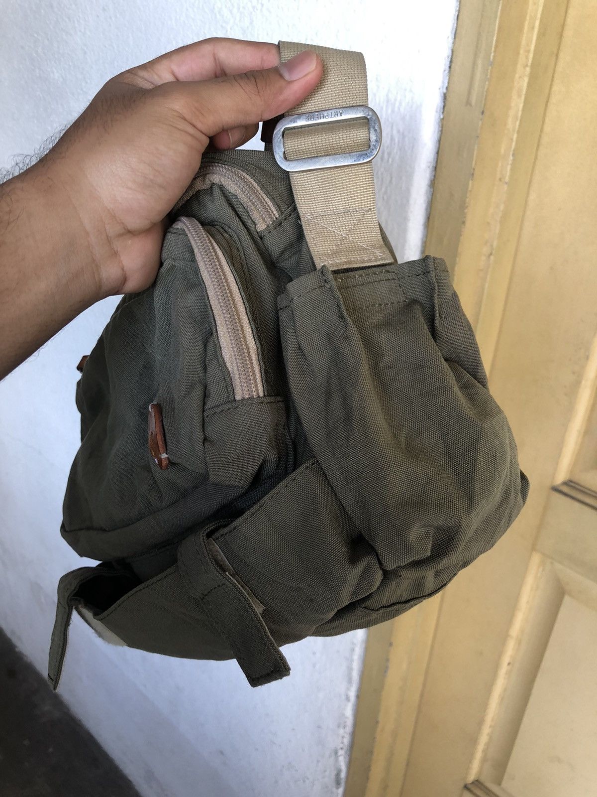 Japanese Brand Artphere Multipocket Sling Bag Size ONE SIZE - 8 Thumbnail