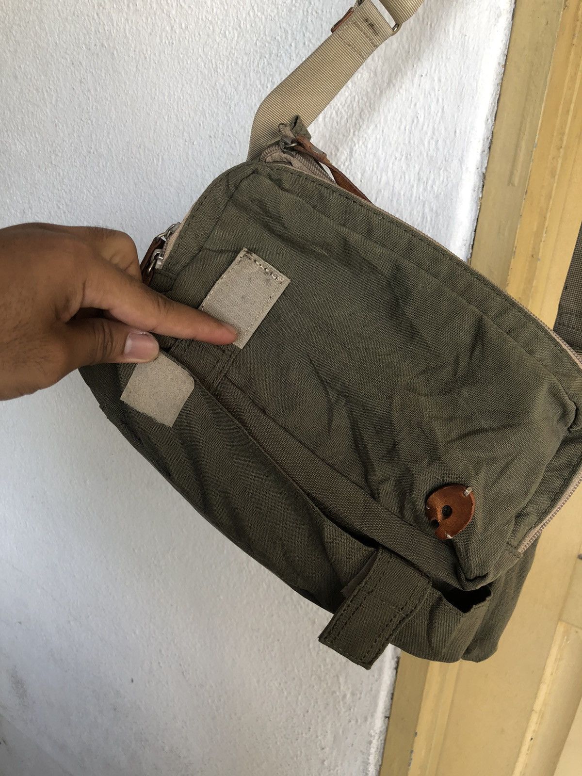 Japanese Brand Artphere Multipocket Sling Bag Size ONE SIZE - 6 Thumbnail