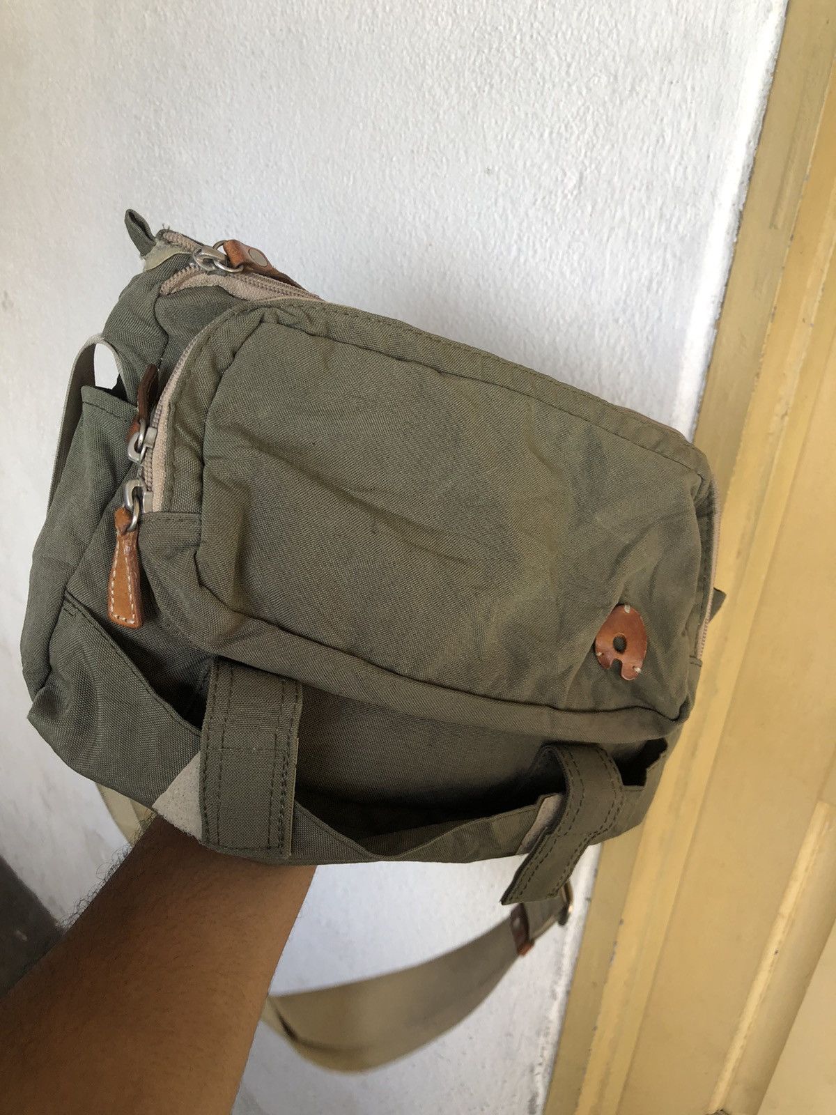 Japanese Brand Artphere Multipocket Sling Bag Size ONE SIZE - 13 Thumbnail