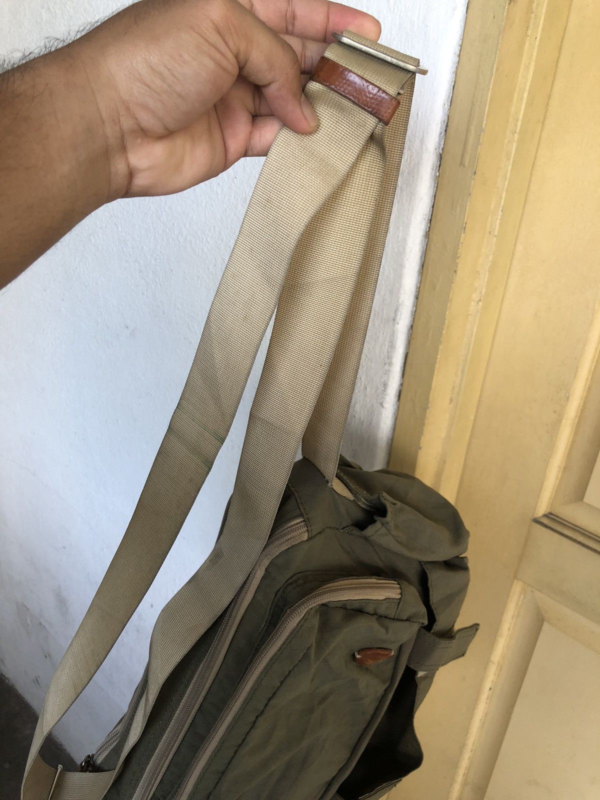 Japanese Brand Artphere Multipocket Sling Bag Size ONE SIZE - 9 Thumbnail