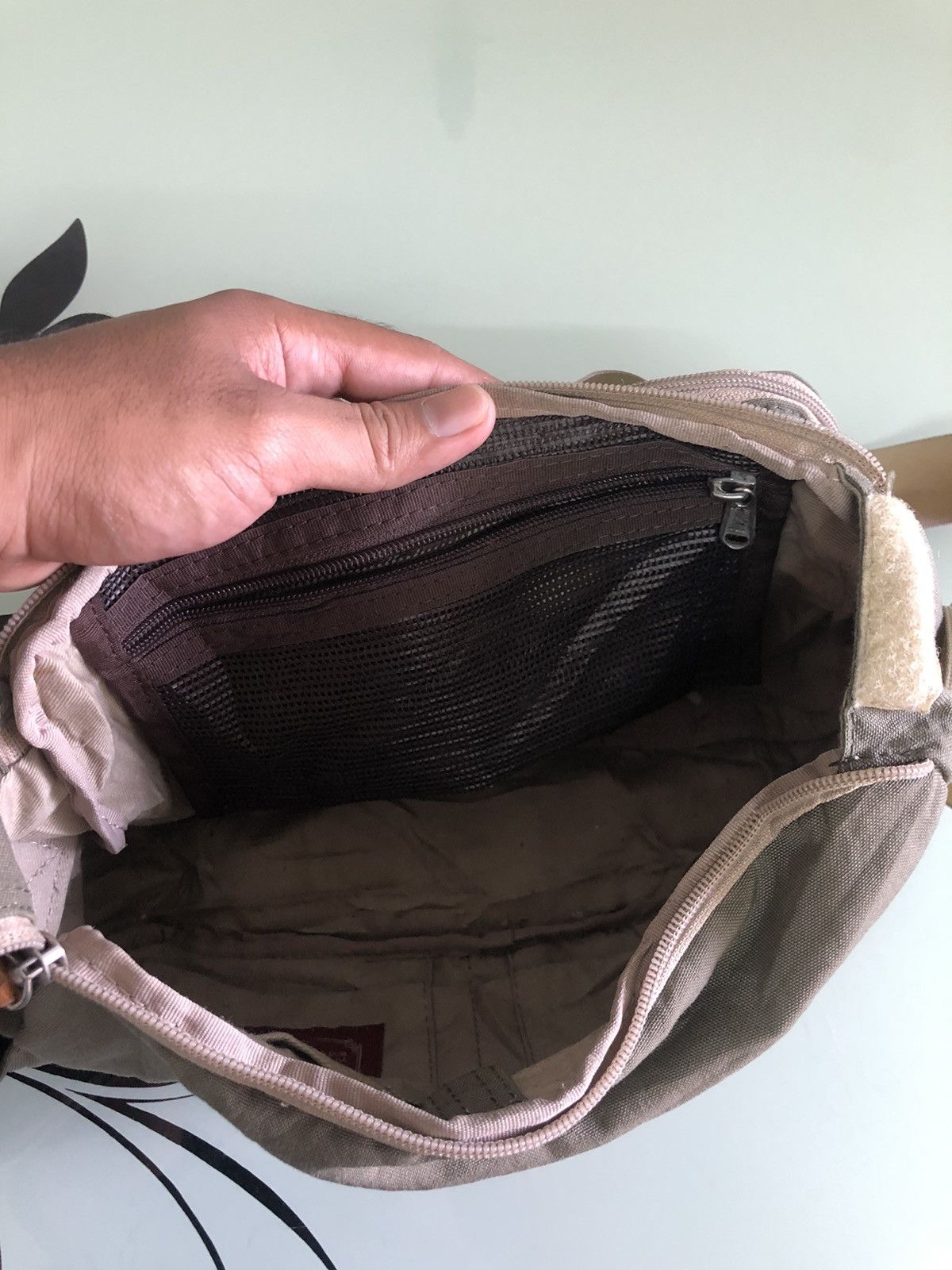 Japanese Brand Artphere Multipocket Sling Bag Size ONE SIZE - 17 Thumbnail