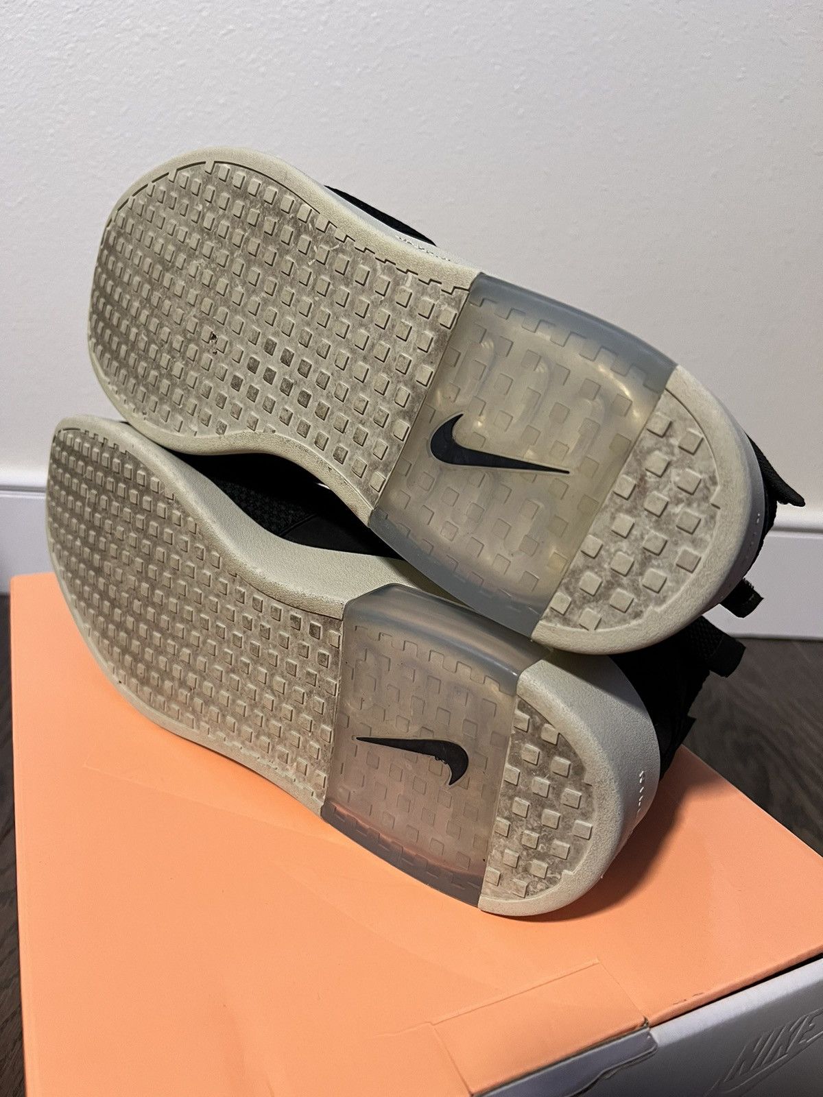 Fear of God × Nike 2019 NIKE AIR FEAR OF GOD RAID Size US 8.5 / EU 41-42 - 6 Thumbnail