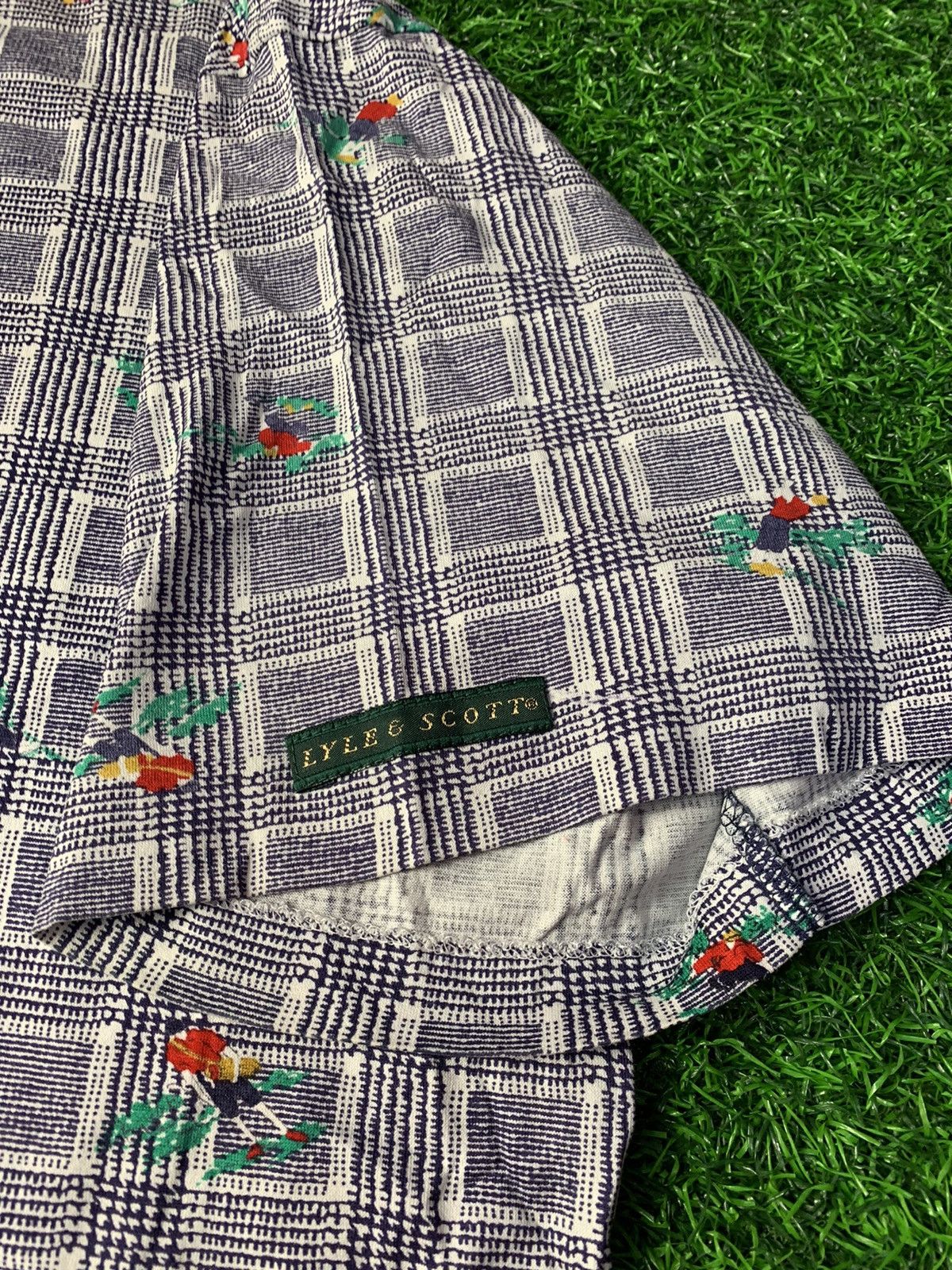 Lyle & Scott Vintage Lyle & Scott USA All Over Printed Ski Art Polo Size US L / EU 52-54 / 3 - 6 Thumbnail