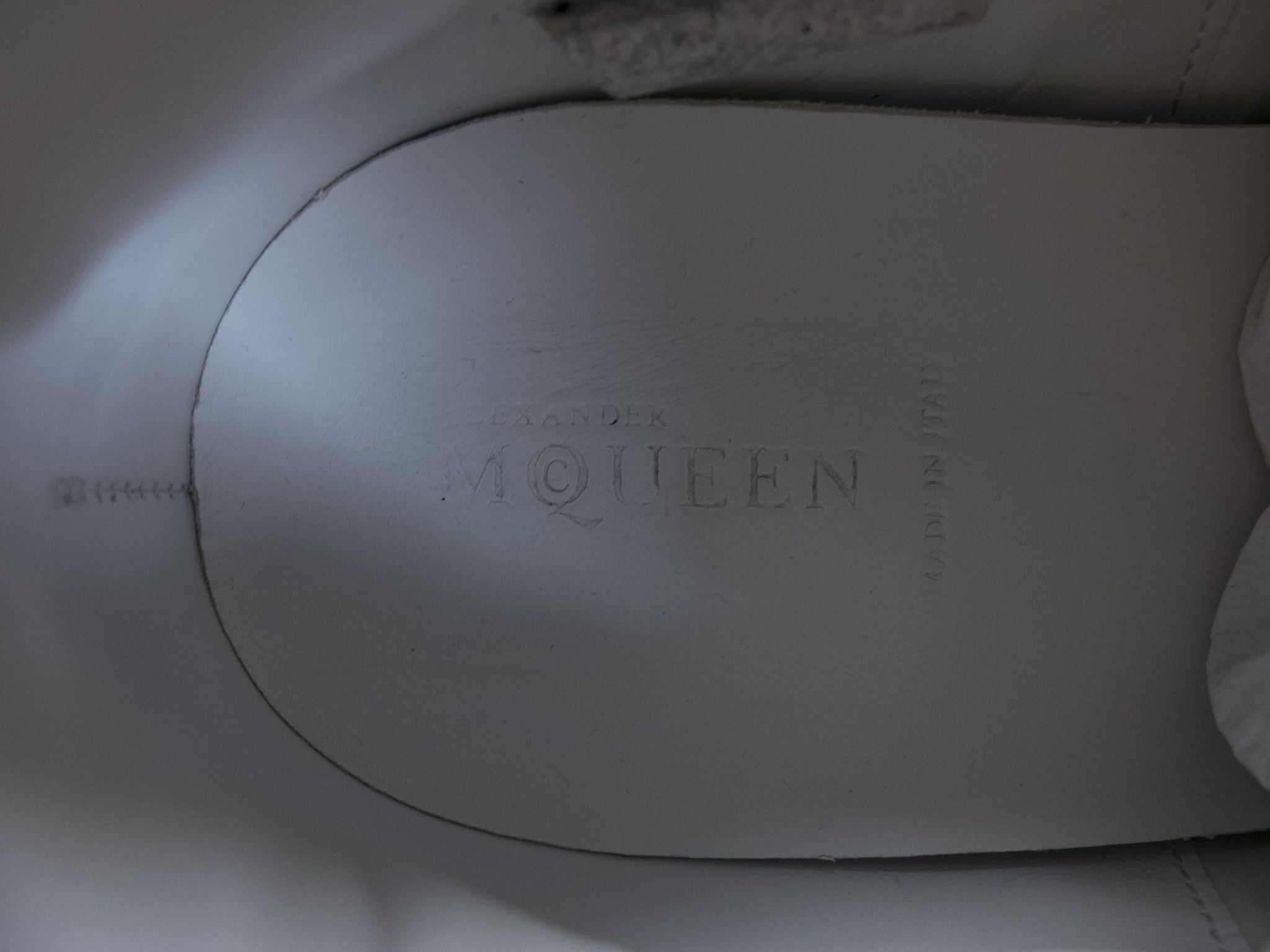 Alexander McQueen ALEXANDER MCQUEEN low suede sneakers - 8 US / 7 UK / 41 q Size US 8 / EU 41 - 8 Thumbnail