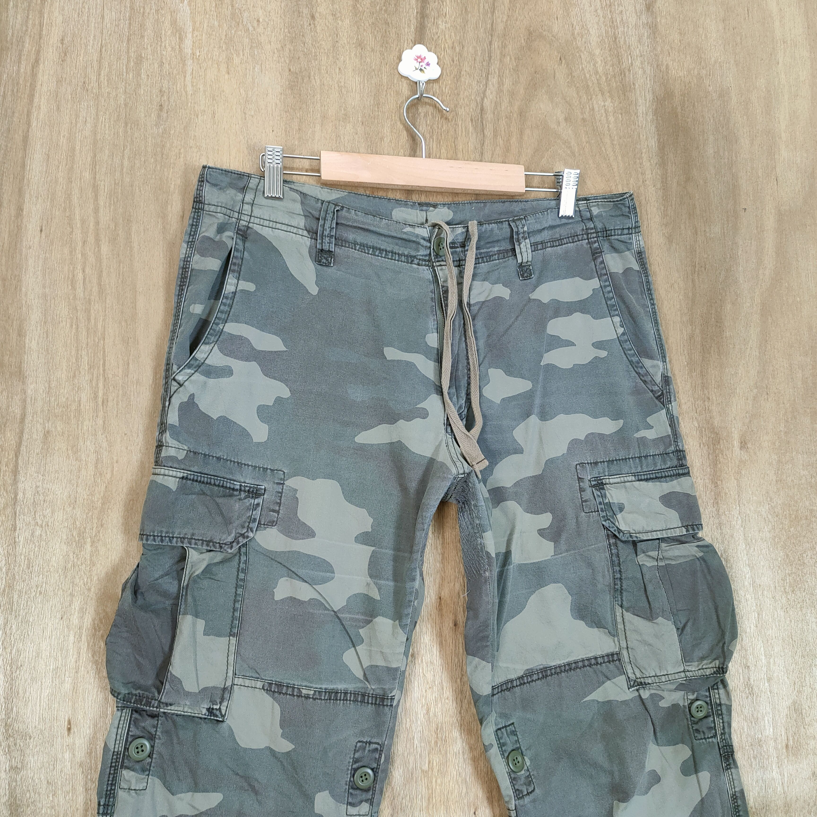 Japanese Brand × Vintage VINTAGE FADED CAMO CARGO PANTS Size US 32 / EU 48 - 2 Thumbnail