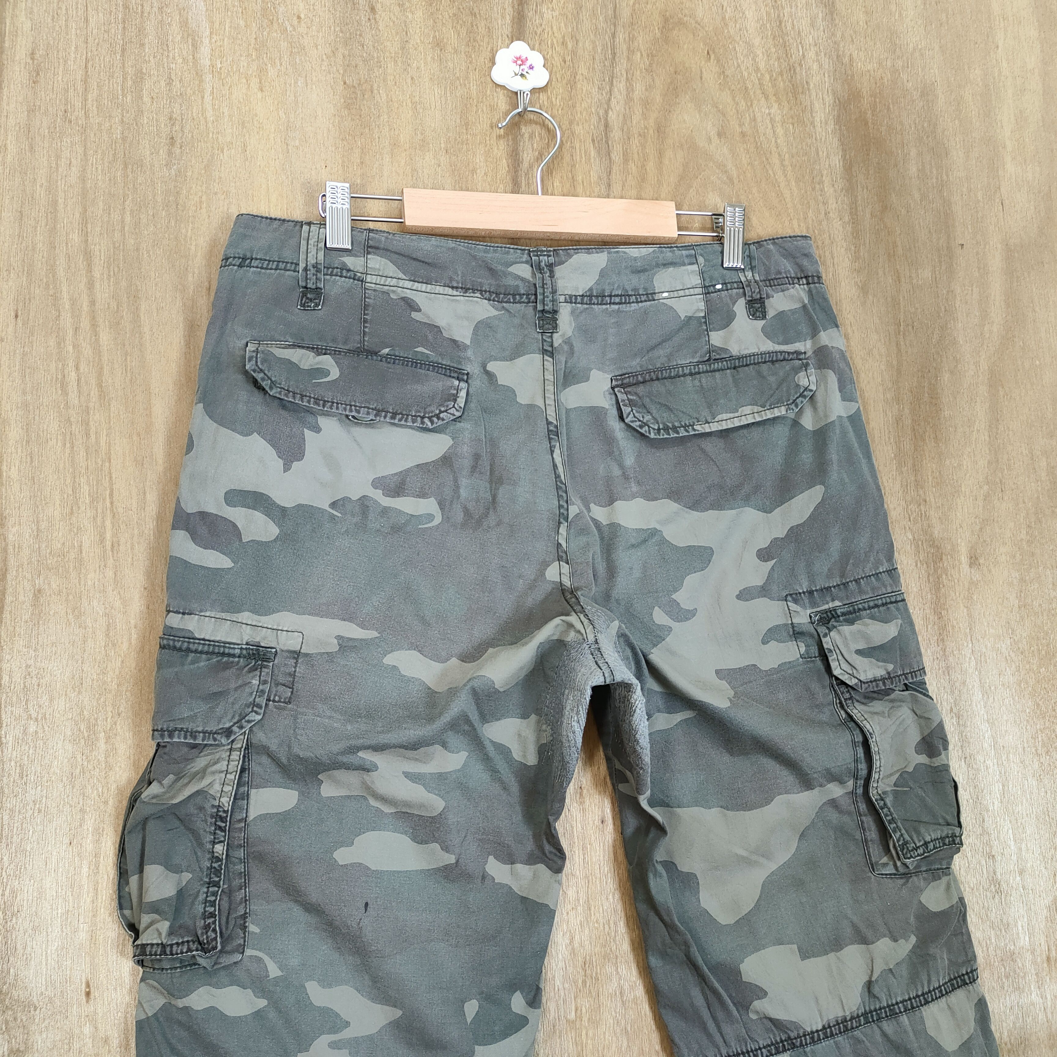 Japanese Brand × Vintage VINTAGE FADED CAMO CARGO PANTS Size US 32 / EU 48 - 9 Thumbnail