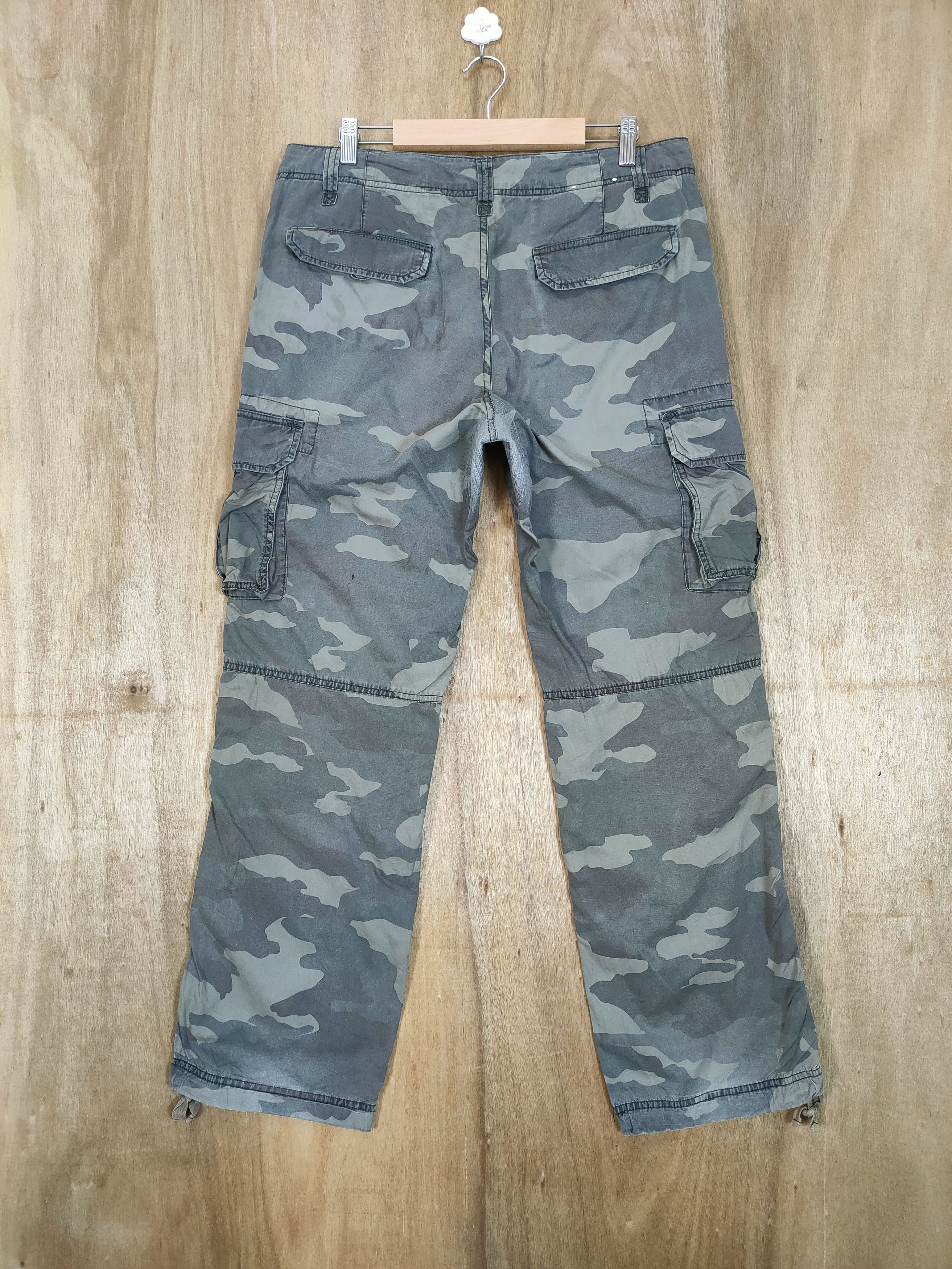 Japanese Brand × Vintage VINTAGE FADED CAMO CARGO PANTS Size US 32 / EU 48 - 8 Thumbnail