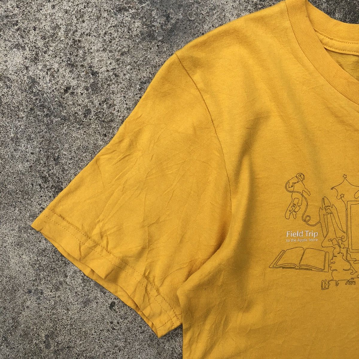 Apple × Vintage Rare Apple Field Trip Apple Store Promo Software Gadjet Tee Size US S / EU 44-46 / 1 - 7 Thumbnail