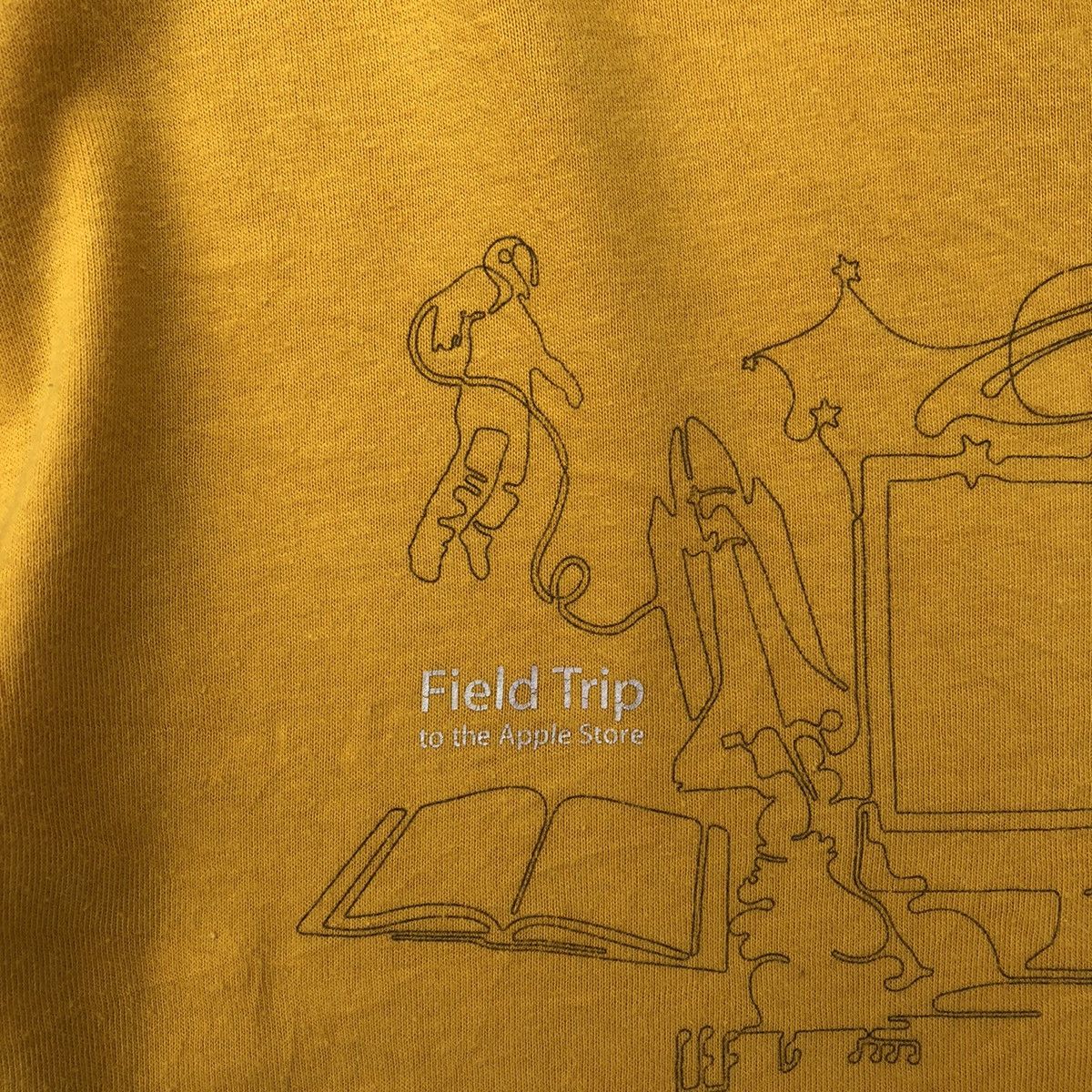 Apple × Vintage Rare Apple Field Trip Apple Store Promo Software Gadjet Tee Size US S / EU 44-46 / 1 - 3 Thumbnail