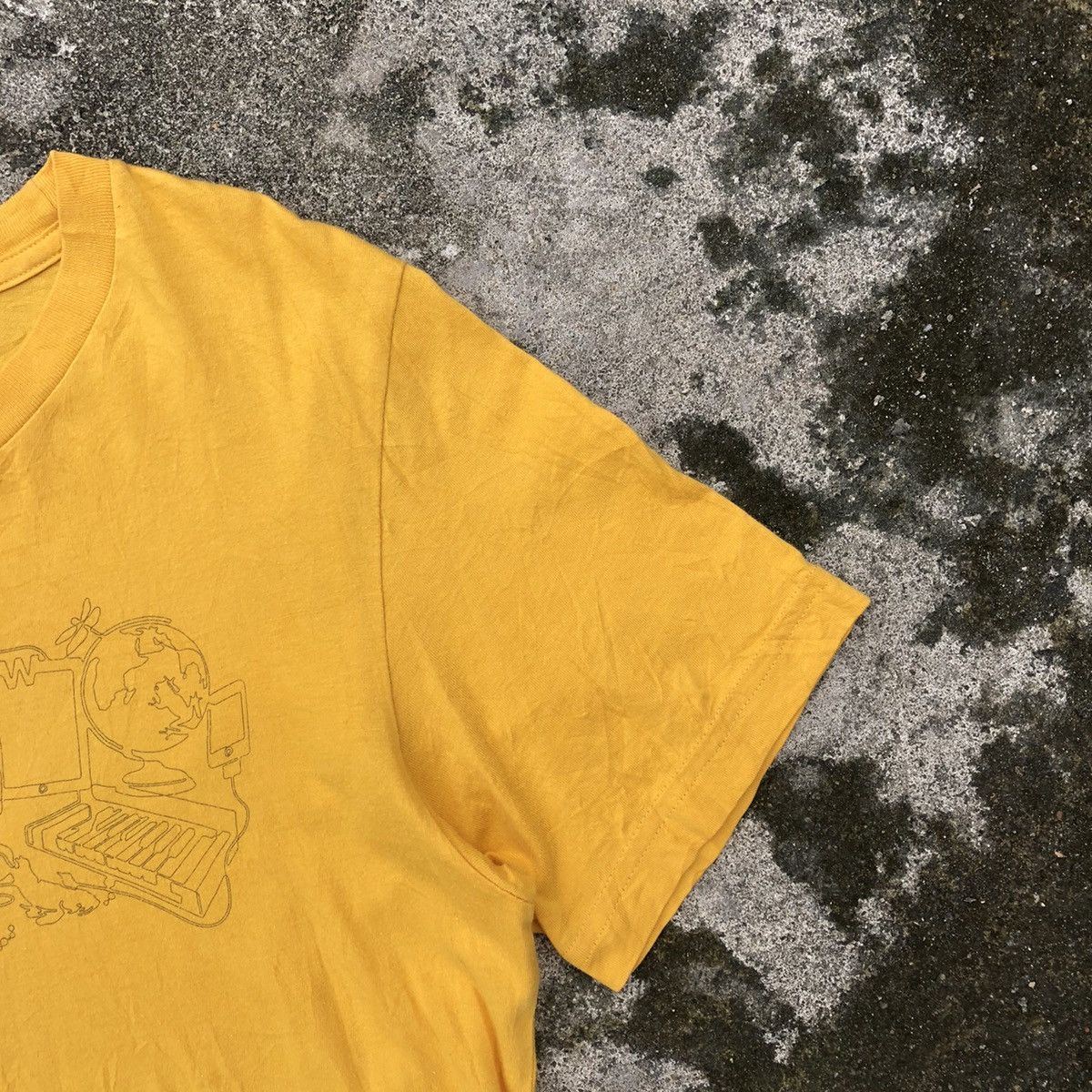 Apple × Vintage Rare Apple Field Trip Apple Store Promo Software Gadjet Tee Size US S / EU 44-46 / 1 - 6 Thumbnail