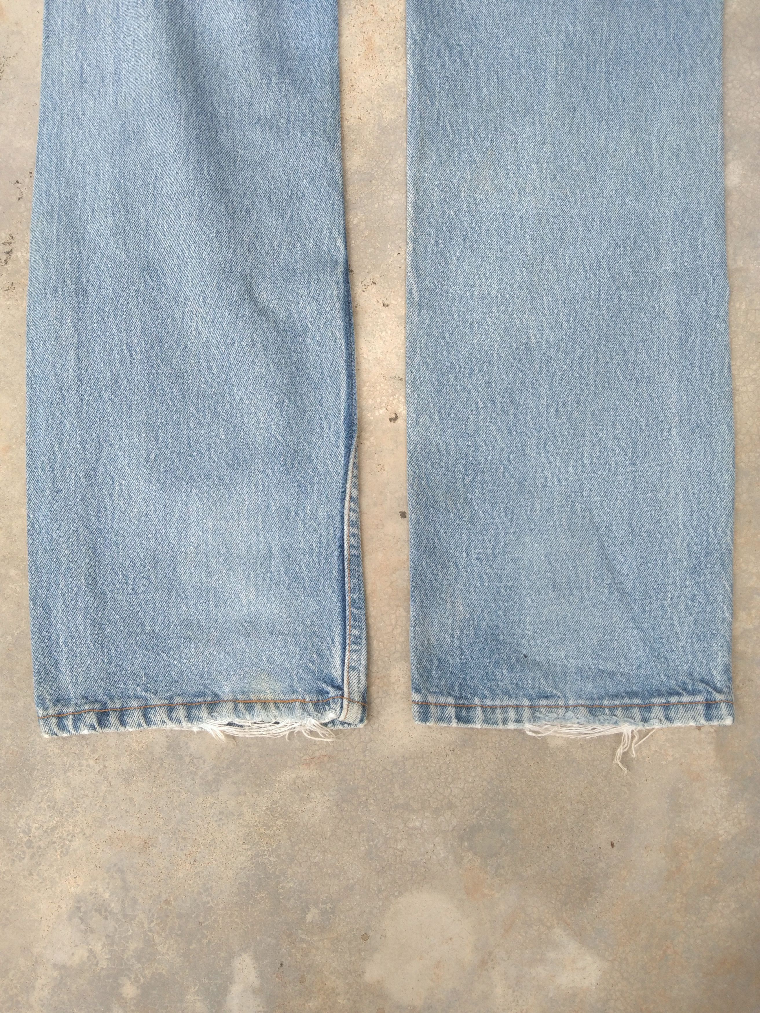 Levi's 90s Vintage Levis 501 Made In USA Distressed Jeans 34x34 Size US 34 / EU 50 - 3 Thumbnail