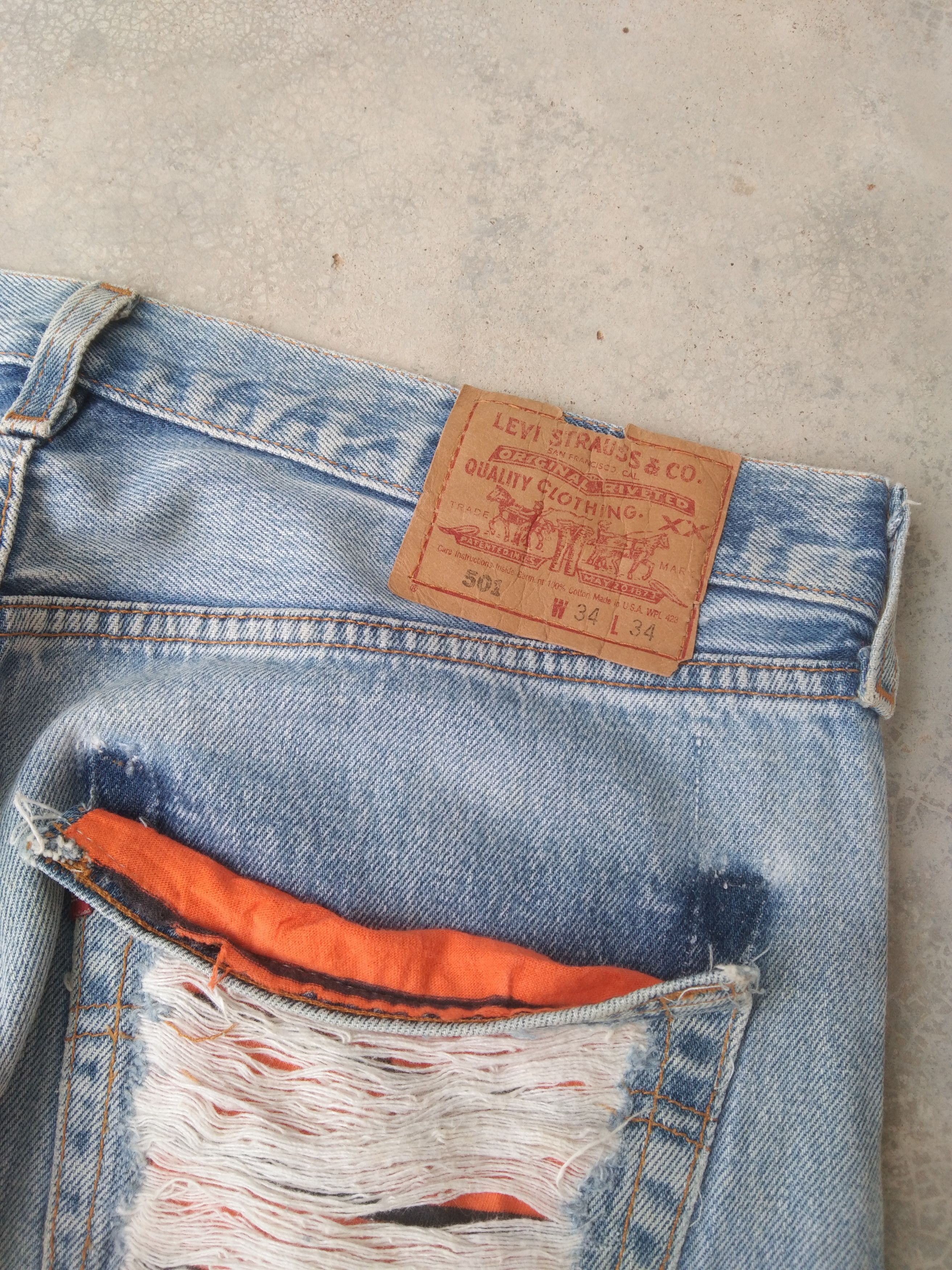 Levi's 90s Vintage Levis 501 Made In USA Distressed Jeans 34x34 Size US 34 / EU 50 - 4 Thumbnail