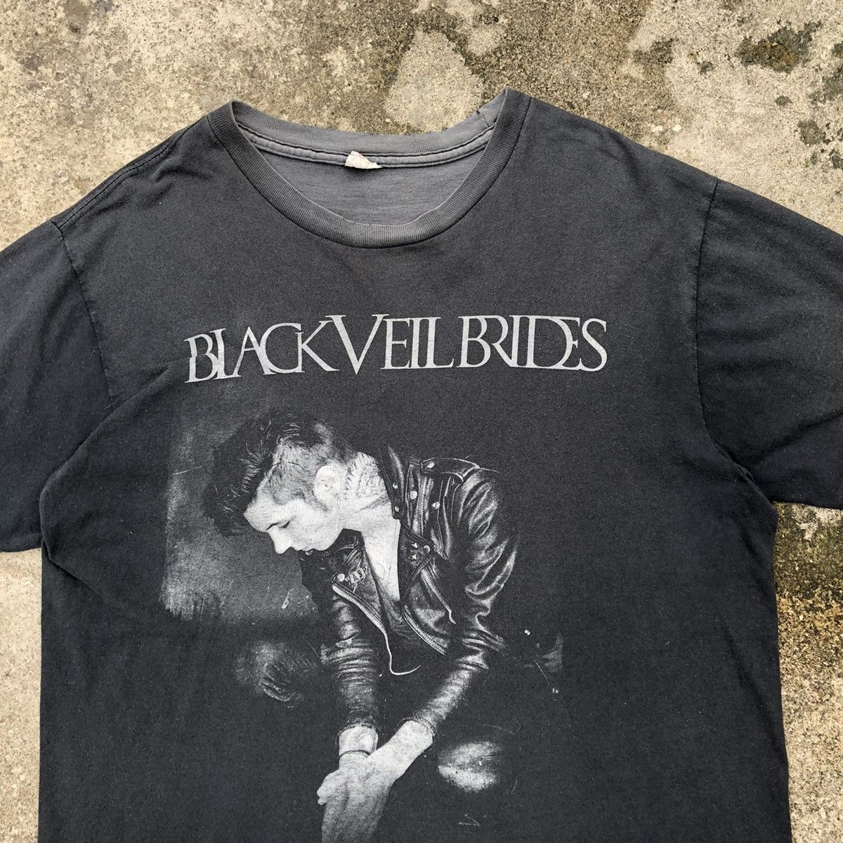 Band Tees × Vintage Rare Distress Sun Faded Black Veil Brides Andy Biersack Tee Size US L / EU 52-54 / 3 - 2 Thumbnail