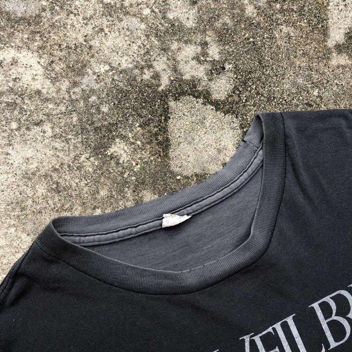 Band Tees × Vintage Rare Distress Sun Faded Black Veil Brides Andy Biersack Tee Size US L / EU 52-54 / 3 - 7 Thumbnail