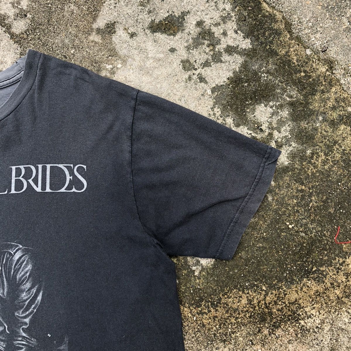 Band Tees × Vintage Rare Distress Sun Faded Black Veil Brides Andy Biersack Tee Size US L / EU 52-54 / 3 - 5 Thumbnail