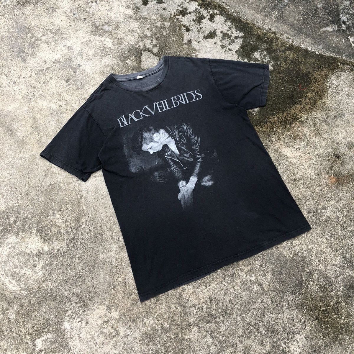 Band Tees × Vintage Rare Distress Sun Faded Black Veil Brides Andy Biersack Tee Size US L / EU 52-54 / 3 - 1 Thumbnail