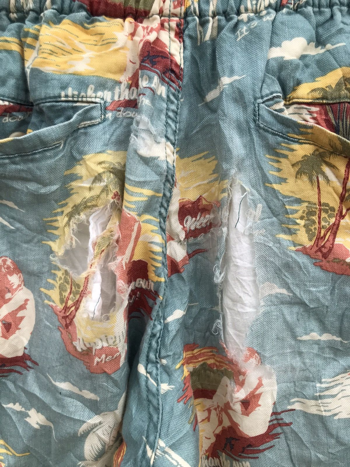 Hysteric Glamour Hysteric glamour hawaiian distressed short pants Size US 30 / EU 46 - 3 Thumbnail