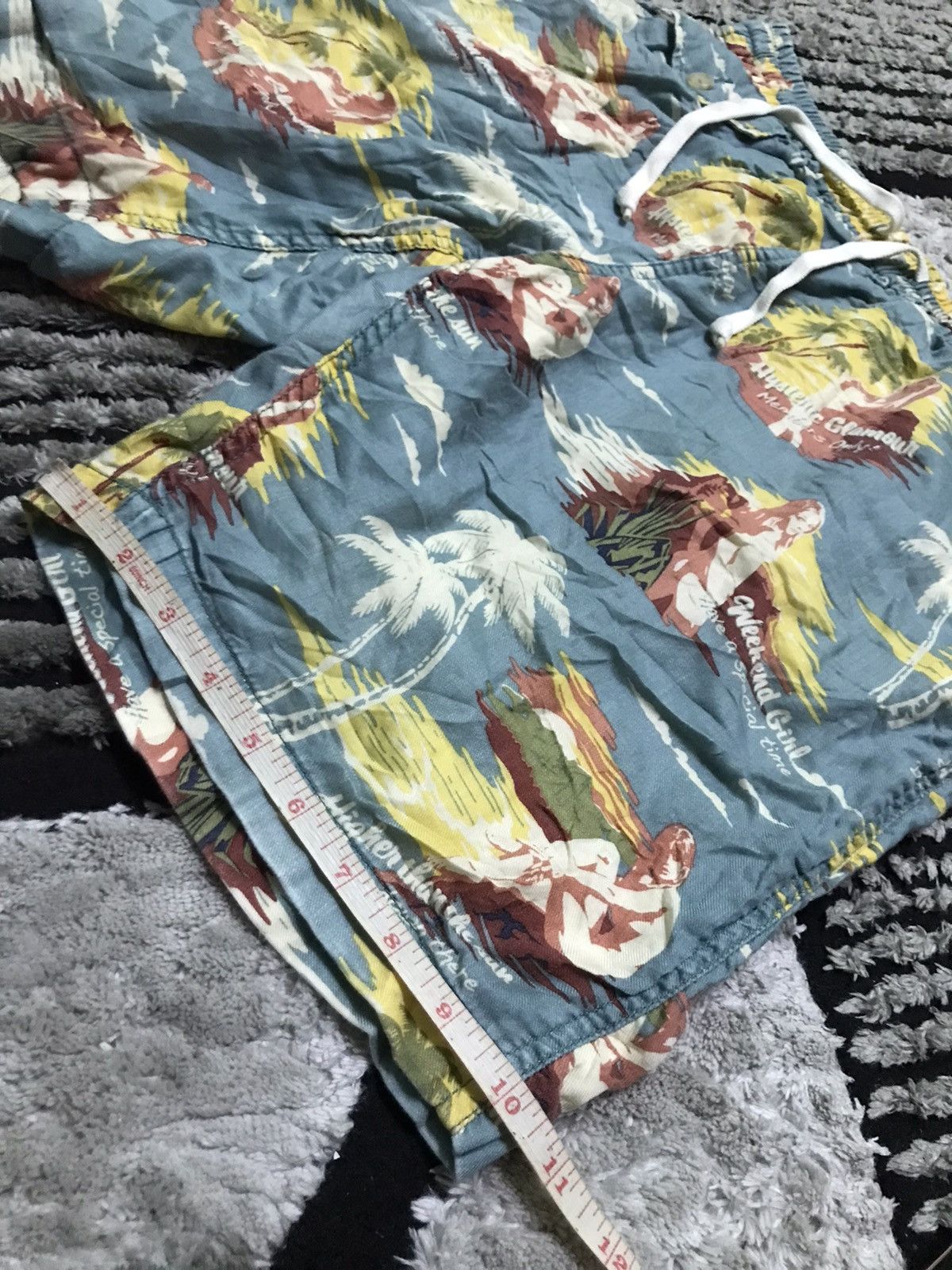 Hysteric Glamour Hysteric glamour hawaiian distressed short pants Size US 30 / EU 46 - 10 Thumbnail