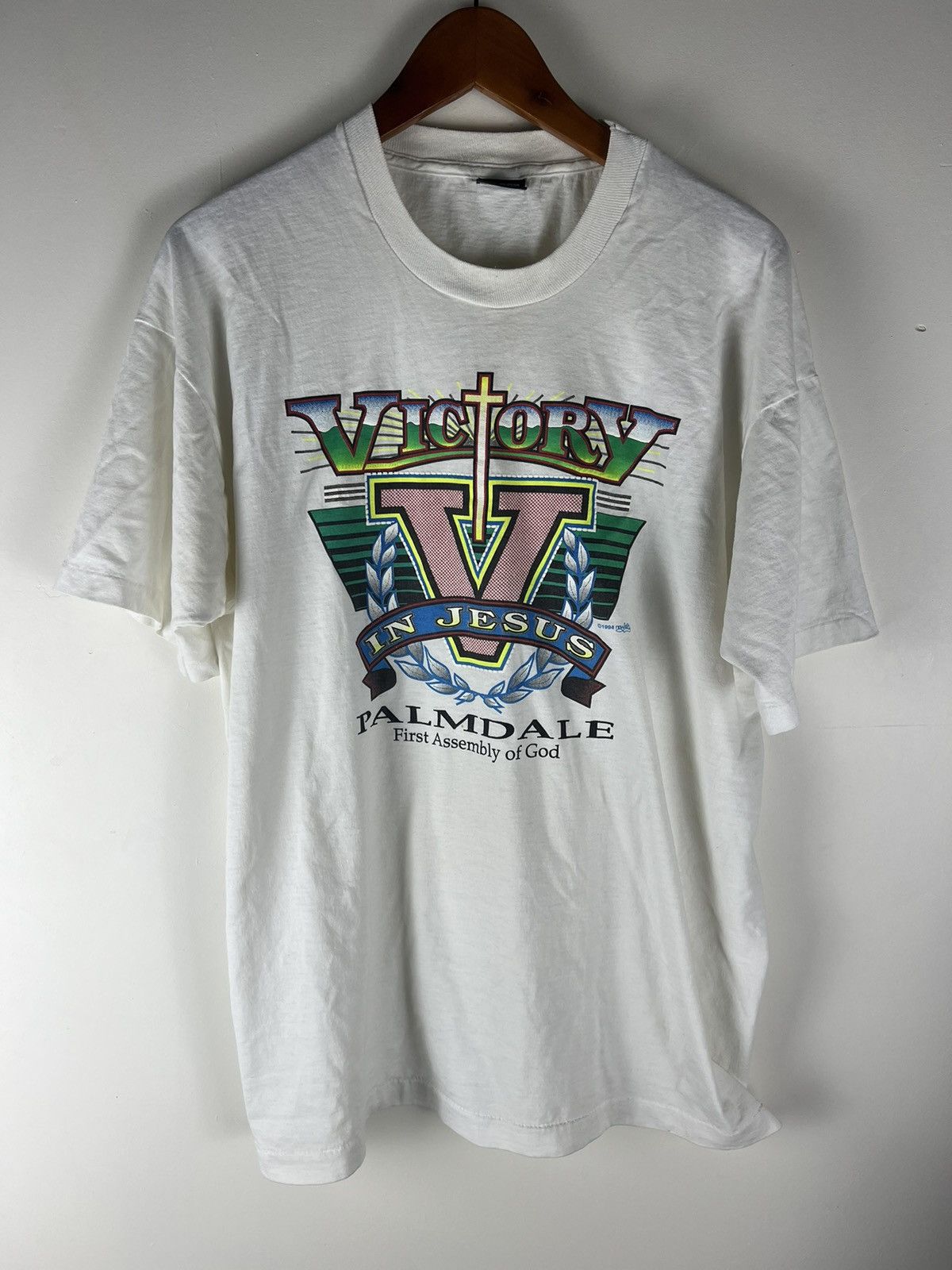 Fruit Of The Loom 1994 Victory In Jesus First Assembly of God Church Tee Size US XL / EU 56 / 4 - 1 Thumbnail