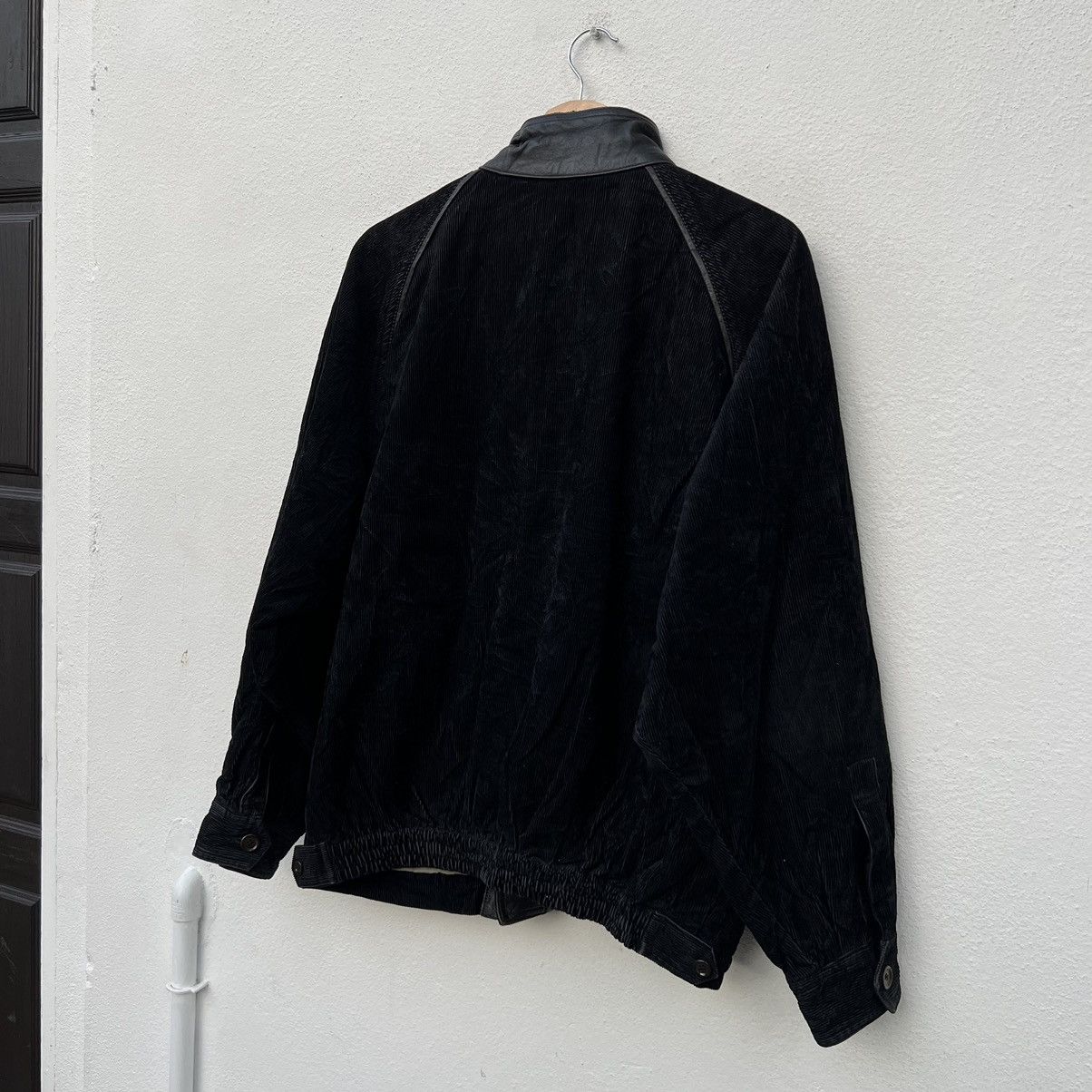 Japanese Brand VINTAGE GENUINE LEATHER JACKET PARACHUTE BIKER WEARS Size US L / EU 52-54 / 3 - 8 Thumbnail