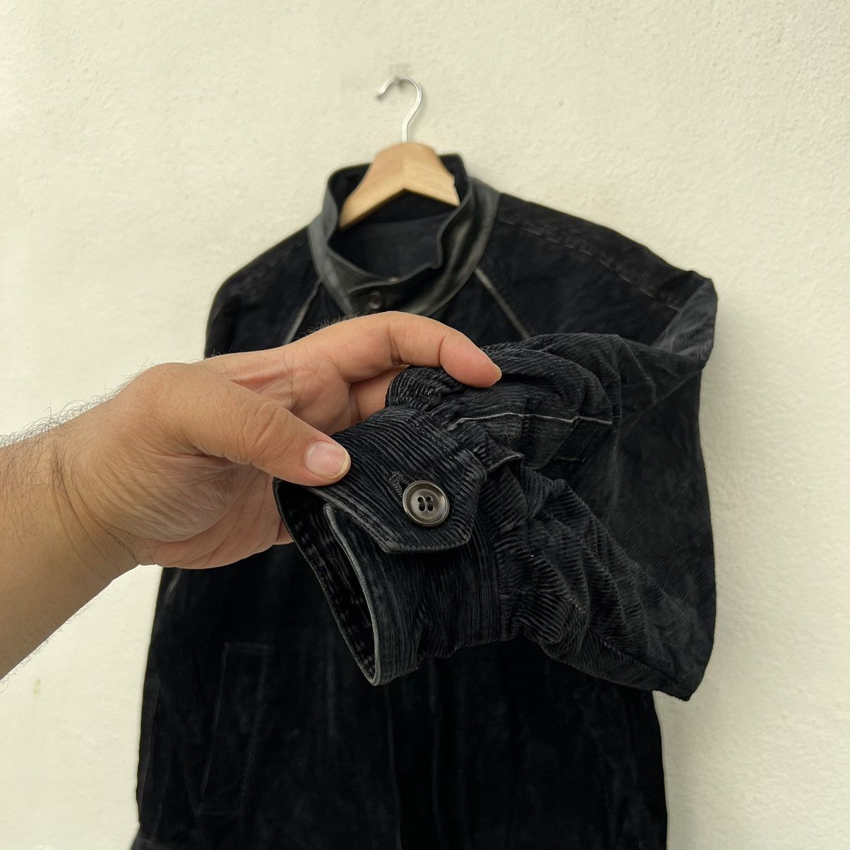 Japanese Brand VINTAGE GENUINE LEATHER JACKET PARACHUTE BIKER WEARS Size US L / EU 52-54 / 3 - 5 Thumbnail