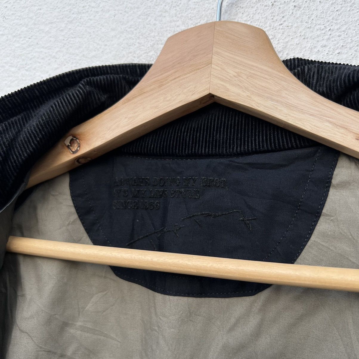 Japanese Brand VINTAGE GENUINE LEATHER JACKET PARACHUTE BIKER WEARS Size US L / EU 52-54 / 3 - 11 Thumbnail