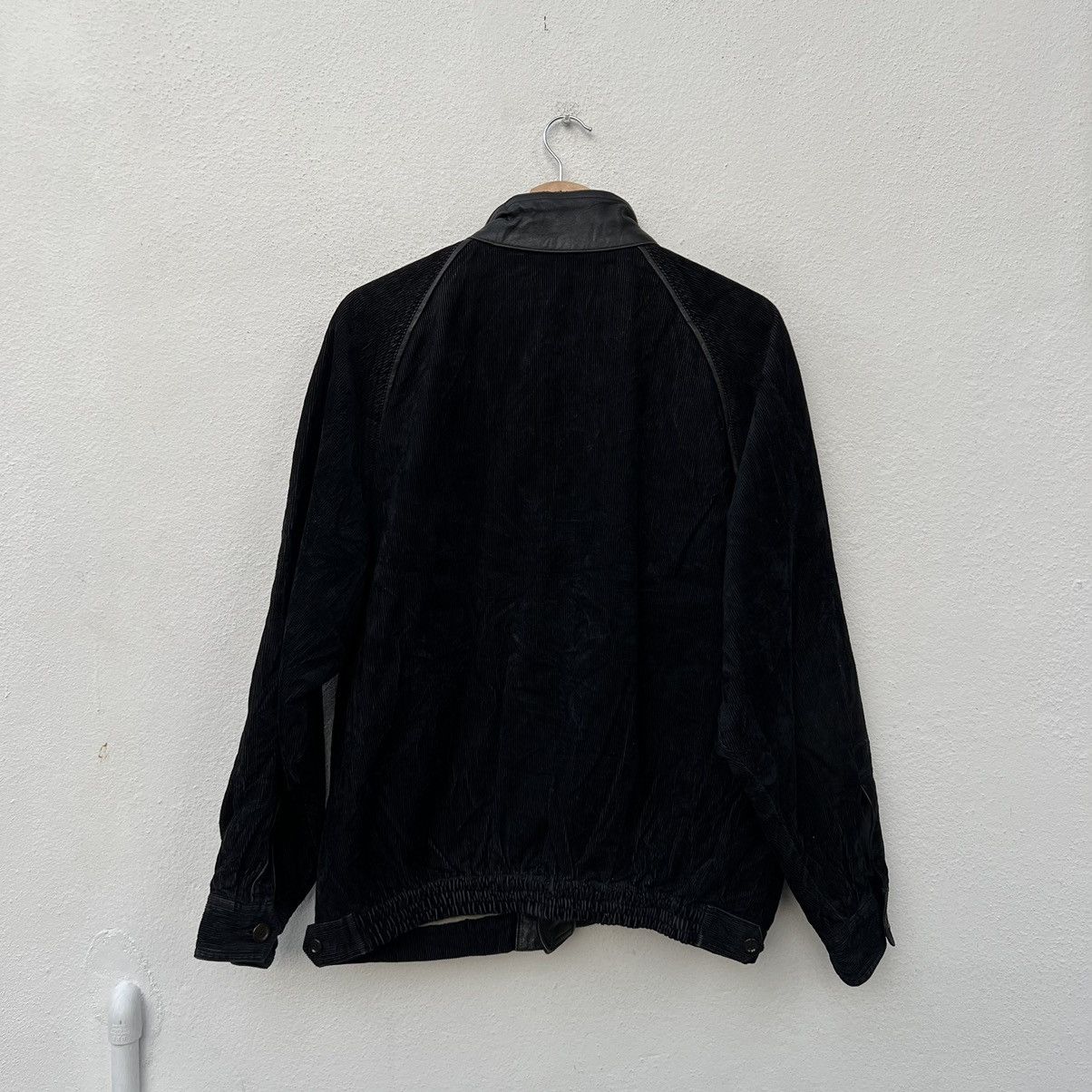 Japanese Brand VINTAGE GENUINE LEATHER JACKET PARACHUTE BIKER WEARS Size US L / EU 52-54 / 3 - 7 Thumbnail
