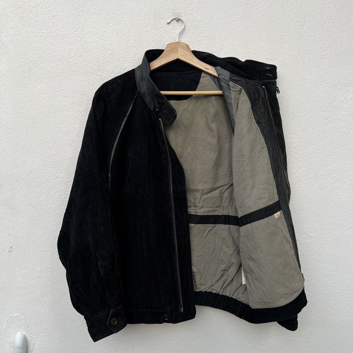 Japanese Brand VINTAGE GENUINE LEATHER JACKET PARACHUTE BIKER WEARS Size US L / EU 52-54 / 3 - 10 Thumbnail