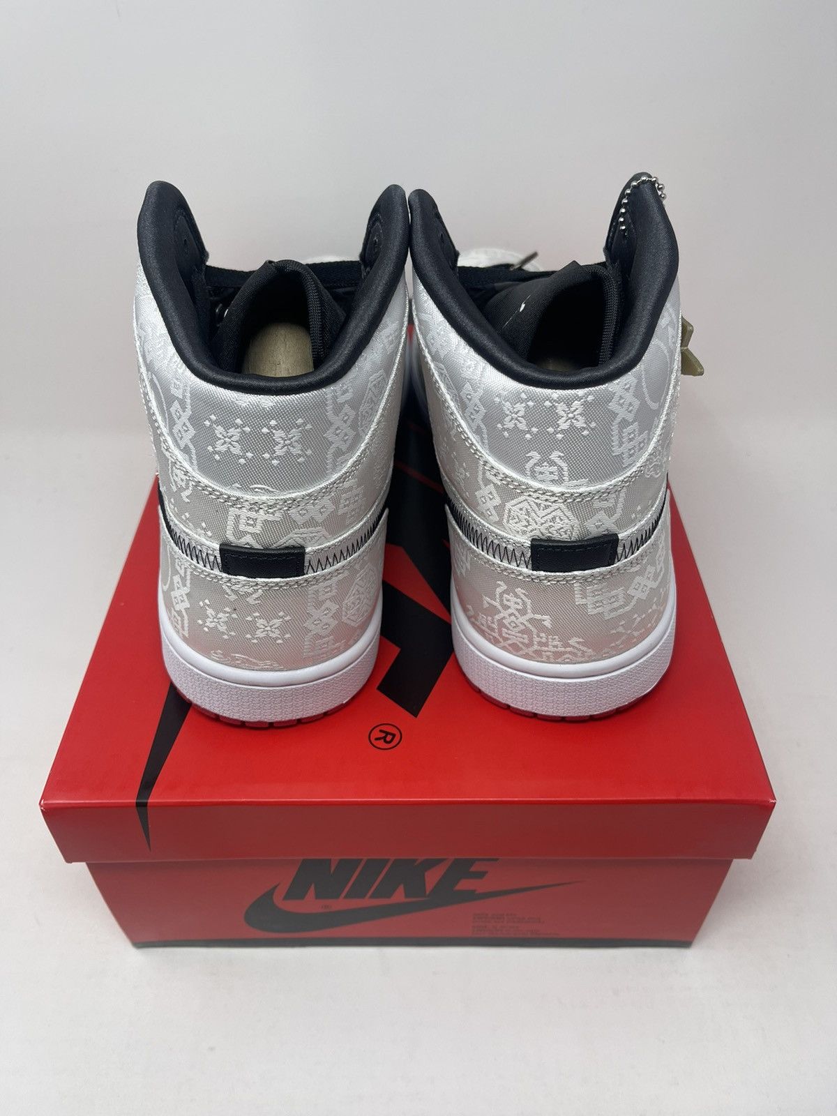 CLOT × Jordan Brand Air Jordan 1 Mid SE Fearless Clot CU2804-100 Size 10.5 Size US 10.5 / EU 43-44 - 4 Thumbnail