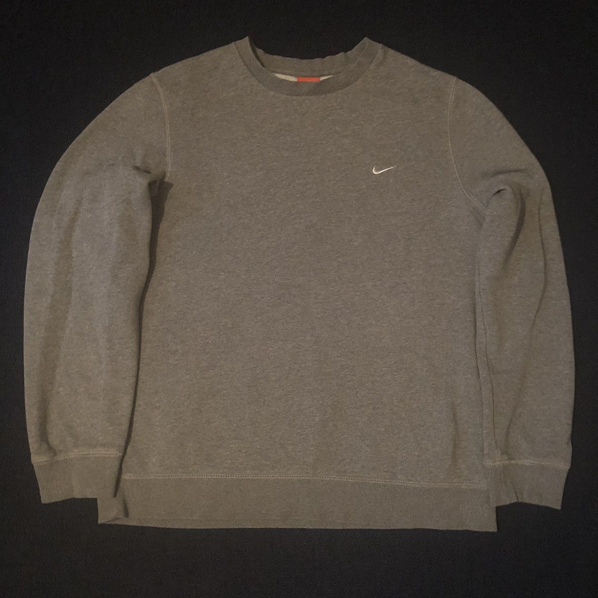 Nike Vintage Nike Basic Swoosh Logo Pullover Sweatshirt Crewneck Size US XL / EU 56 / 4 - 2 Thumbnail