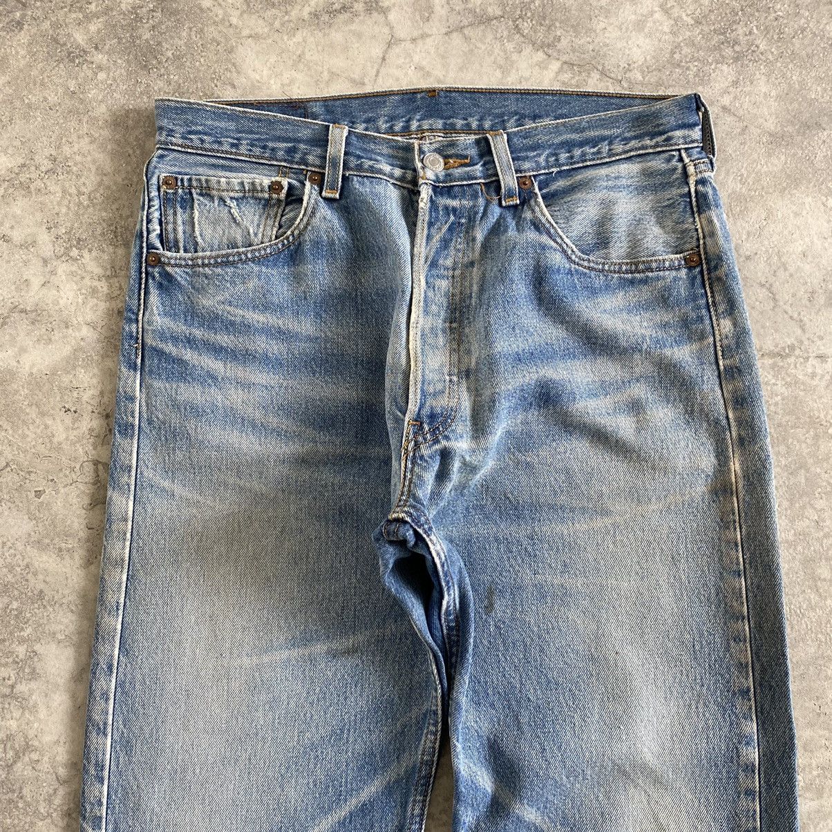 Levi's Size 33x32 Vintage Levi's 501 Faded Blue Distressed Jeans Size US 33 - 7 Thumbnail