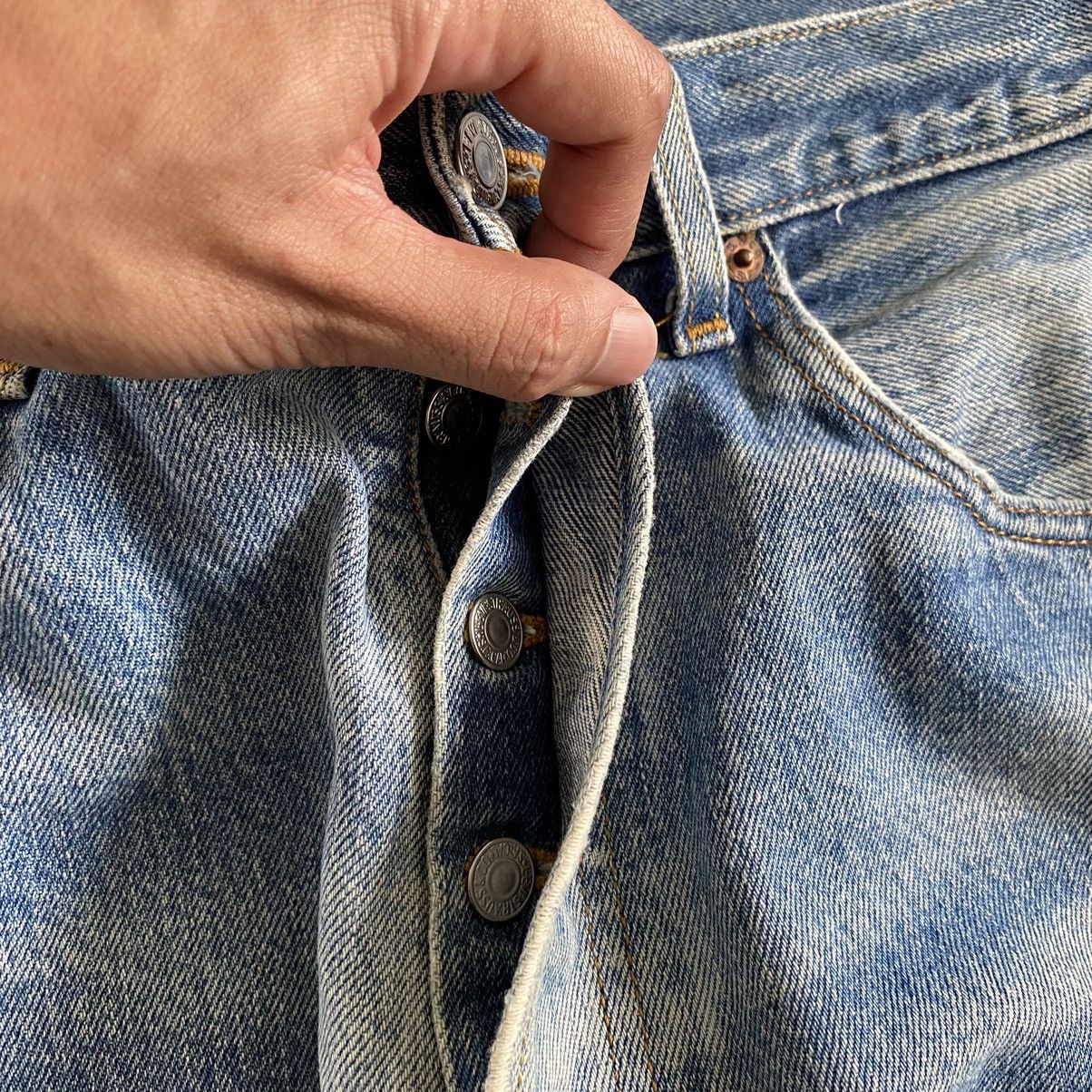 Levi's Size 33x32 Vintage Levi's 501 Faded Blue Distressed Jeans Size US 33 - 12 Thumbnail